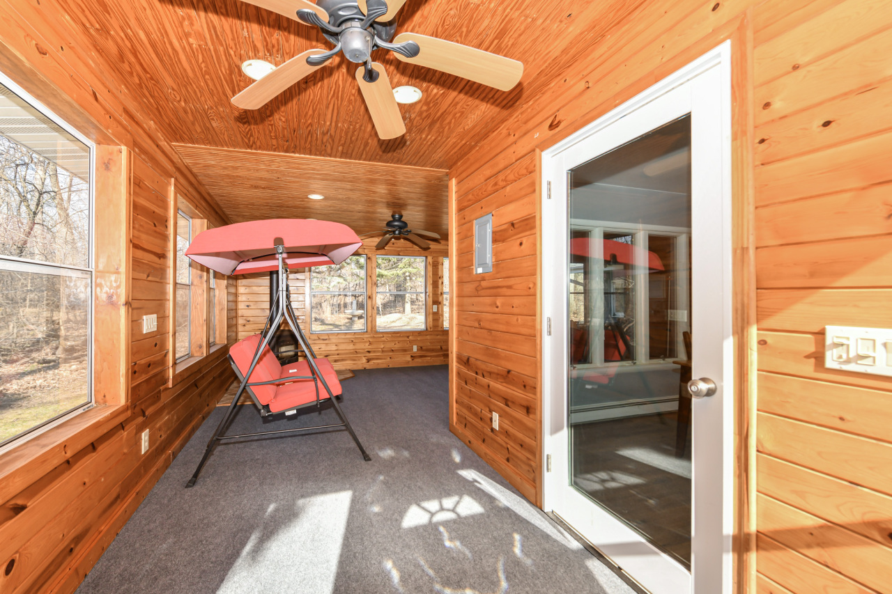 Wisconsin Lake Home for sale (MLS#: 1922505) at 2613  Glen Eyrie Ln, in Delavan, Wisconsin. (21 of 49)