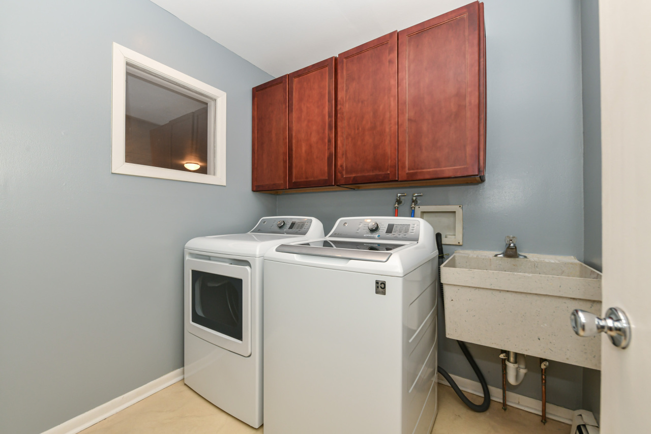 Wisconsin Lake Home for sale (MLS#: 1922505) at 2613  Glen Eyrie Ln, in Delavan, Wisconsin. (25 of 49)