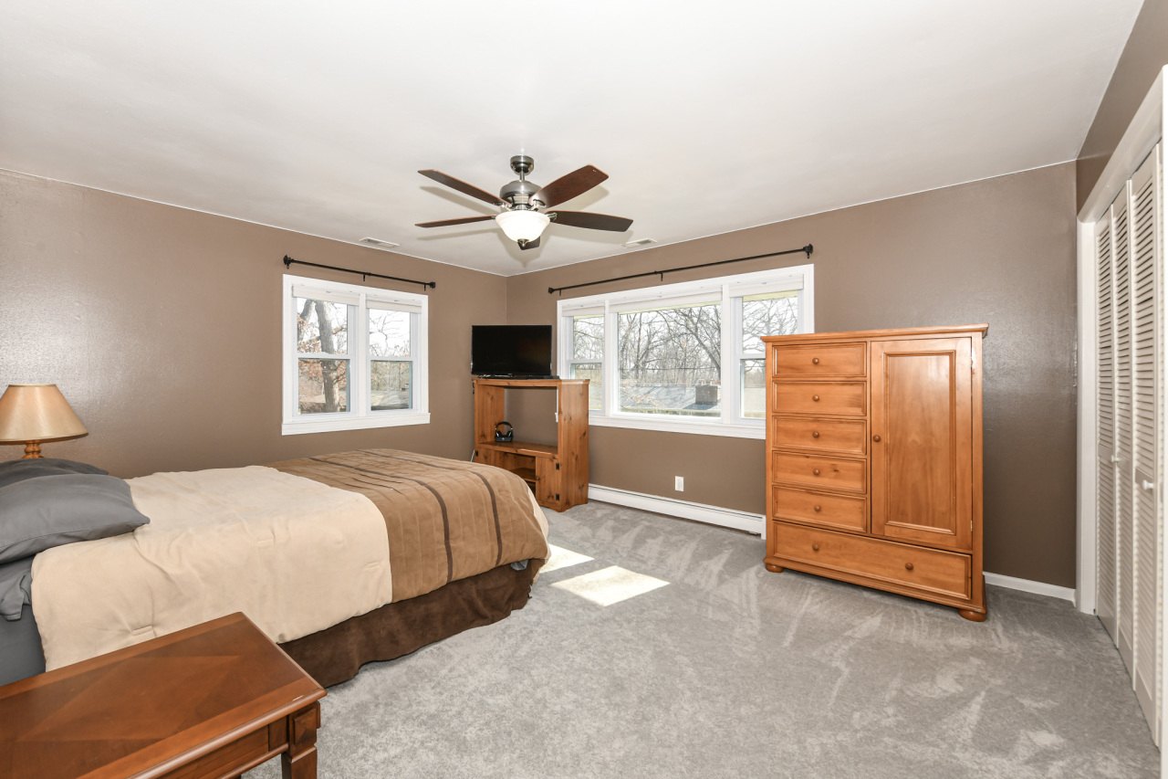 Wisconsin Lake Home for sale (MLS#: 1922505) at 2613  Glen Eyrie Ln, in Delavan, Wisconsin. (26 of 49)