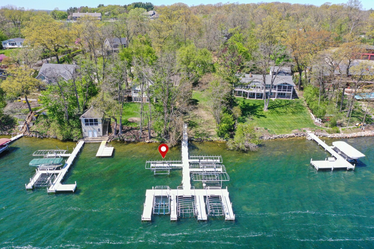 Wisconsin Lake Home for sale (MLS#: 1922505) at 2613  Glen Eyrie Ln, in Delavan, Wisconsin. (4 of 49)