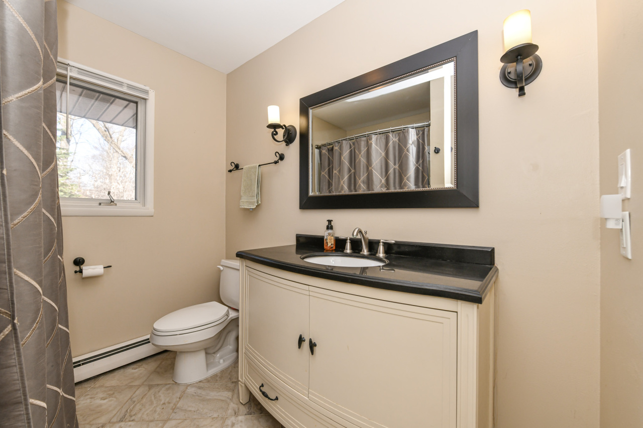 Wisconsin Lake Home for sale (MLS#: 1922505) at 2613  Glen Eyrie Ln, in Delavan, Wisconsin. (32 of 49)