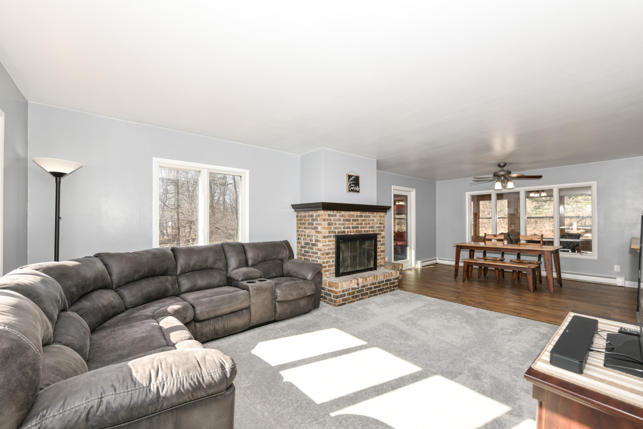 Wisconsin Lake Home for sale (MLS#: 1922505) at 2613  Glen Eyrie Ln, in Delavan, Wisconsin. (5 of 49)
