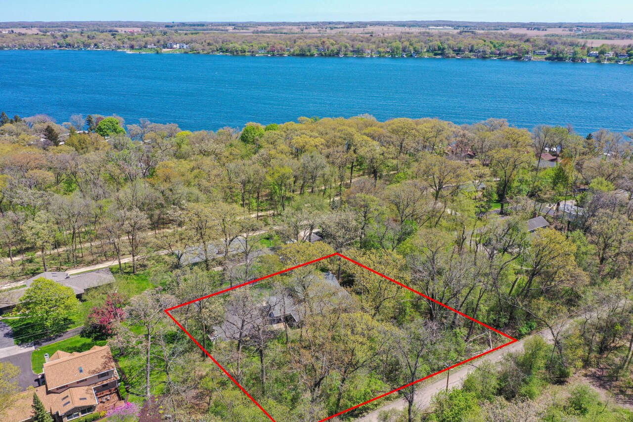 Wisconsin Lake Home for sale (MLS#: 1922505) at 2613  Glen Eyrie Ln, in Delavan, Wisconsin. (46 of 49)