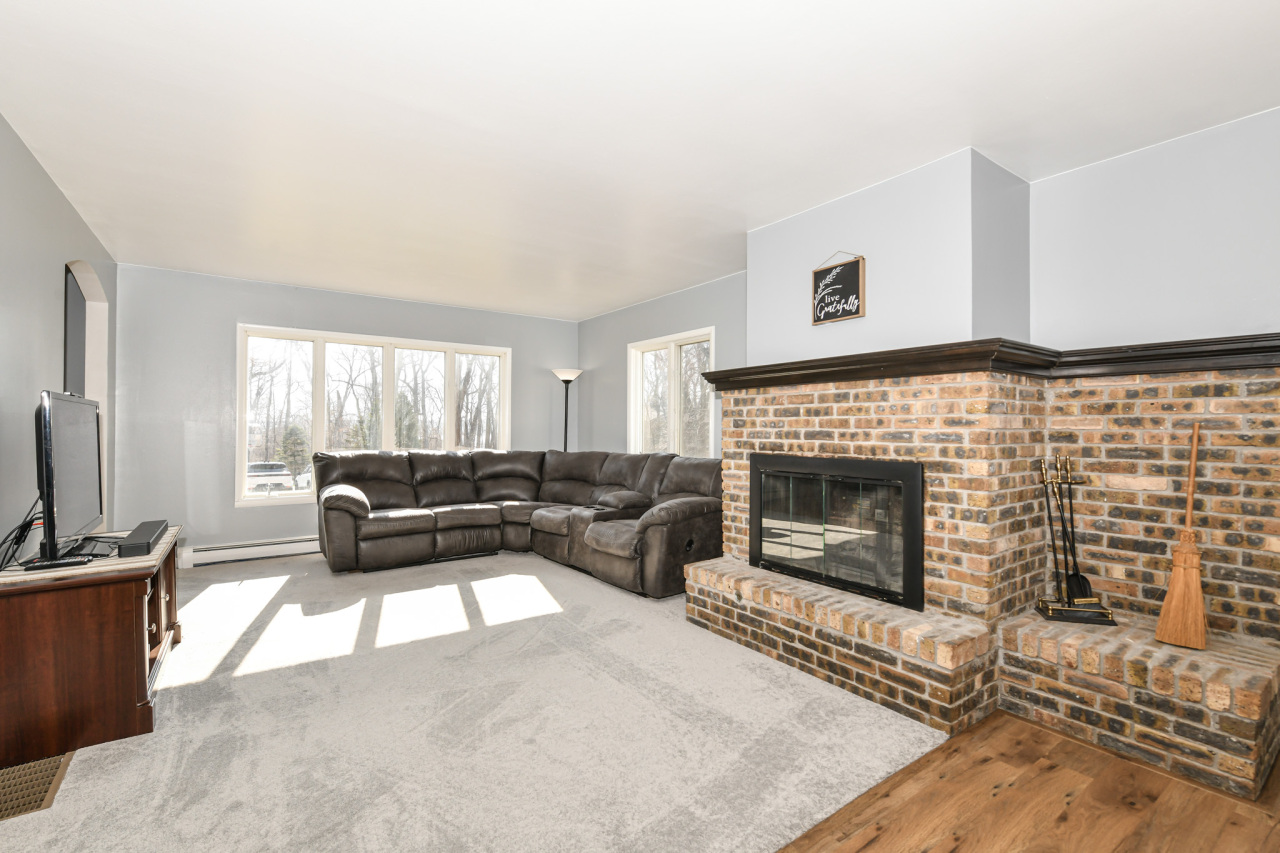 Wisconsin Lake Home for sale (MLS#: 1922505) at 2613  Glen Eyrie Ln, in Delavan, Wisconsin. (6 of 49)