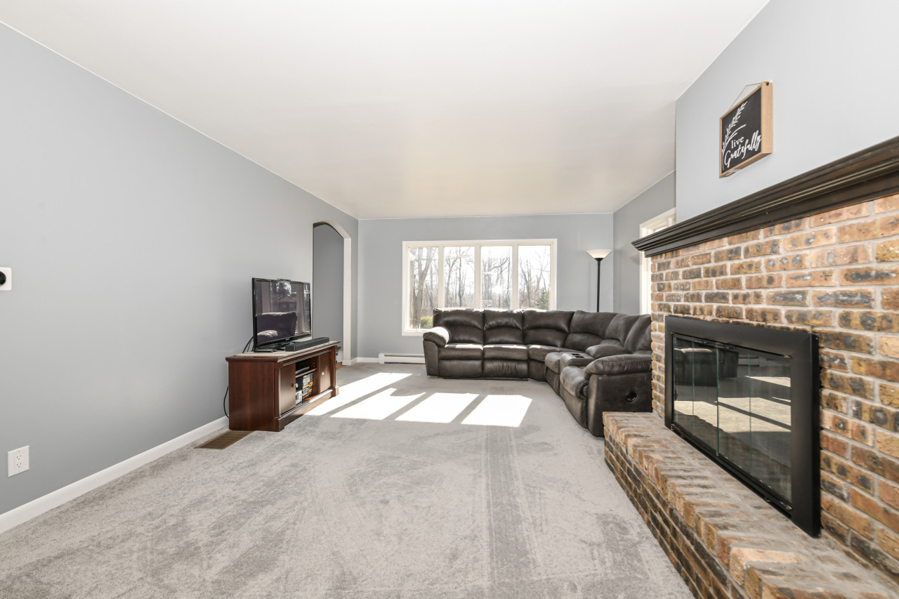 Wisconsin Lake Home for sale (MLS#: 1922505) at 2613  Glen Eyrie Ln, in Delavan, Wisconsin. (7 of 49)
