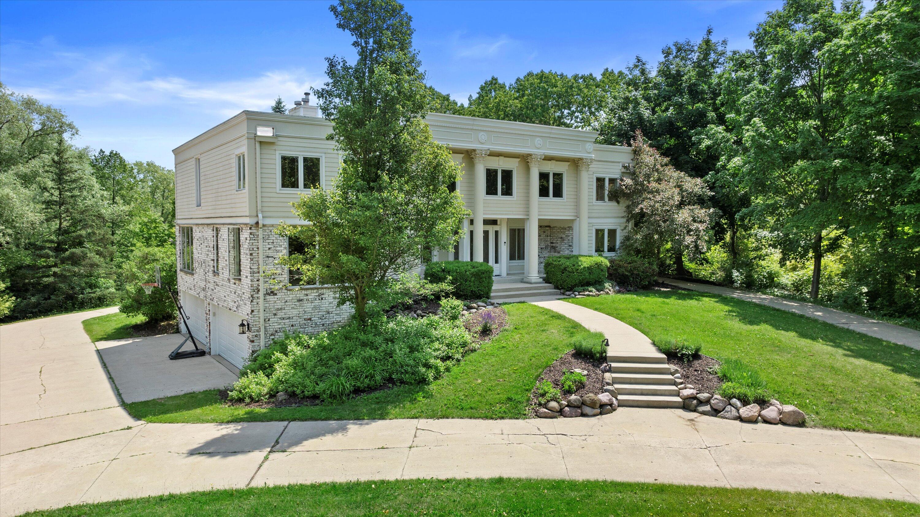 Wisconsin Lake Home for sale (MLS#: 1922577) at W222N8208  Plainview Pkwy, in Lisbon, Wisconsin. (2 of 73)