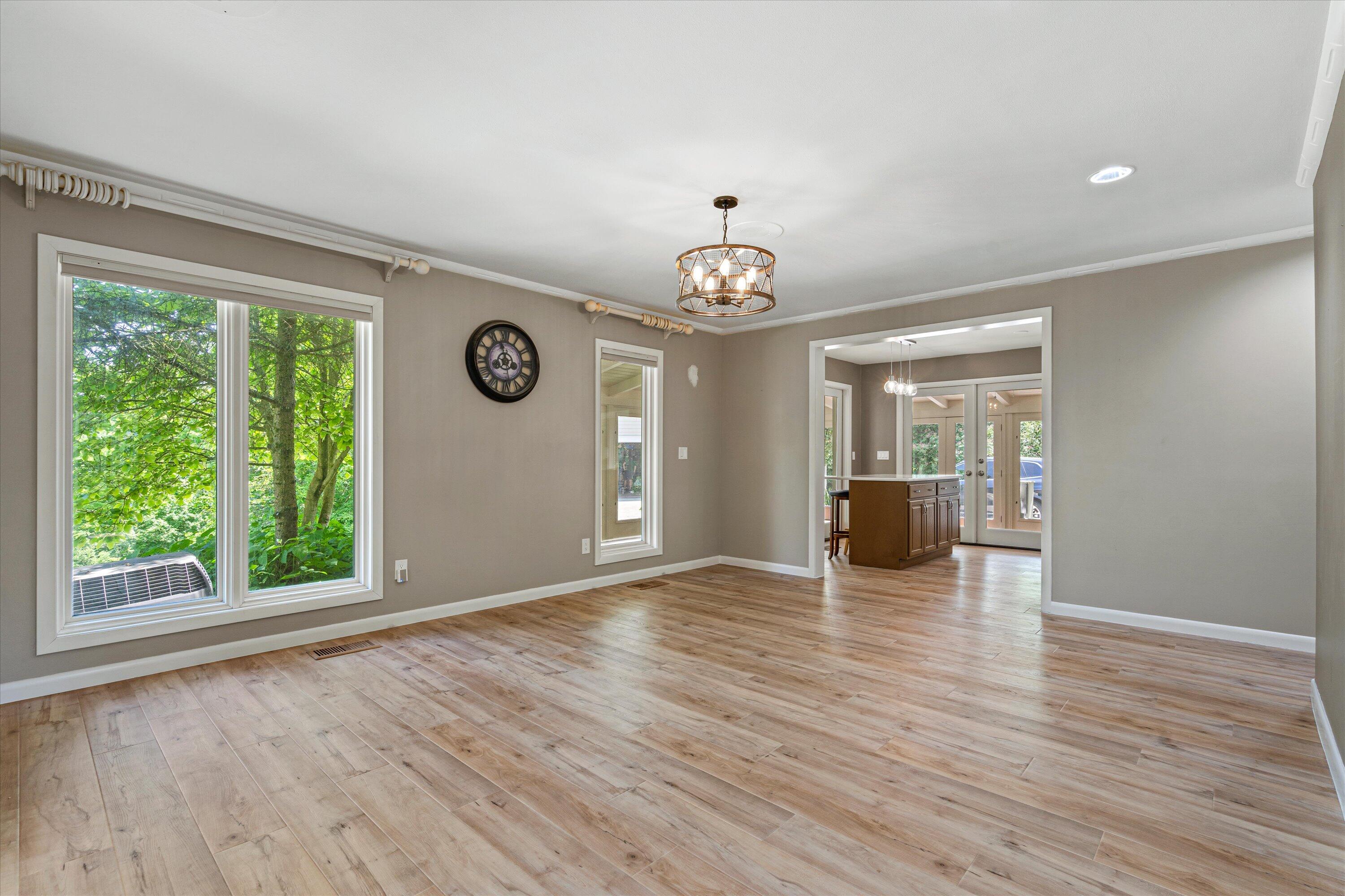 Wisconsin Lake Home for sale (MLS#: 1922577) at W222N8208  Plainview Pkwy, in Lisbon, Wisconsin. (31 of 73)