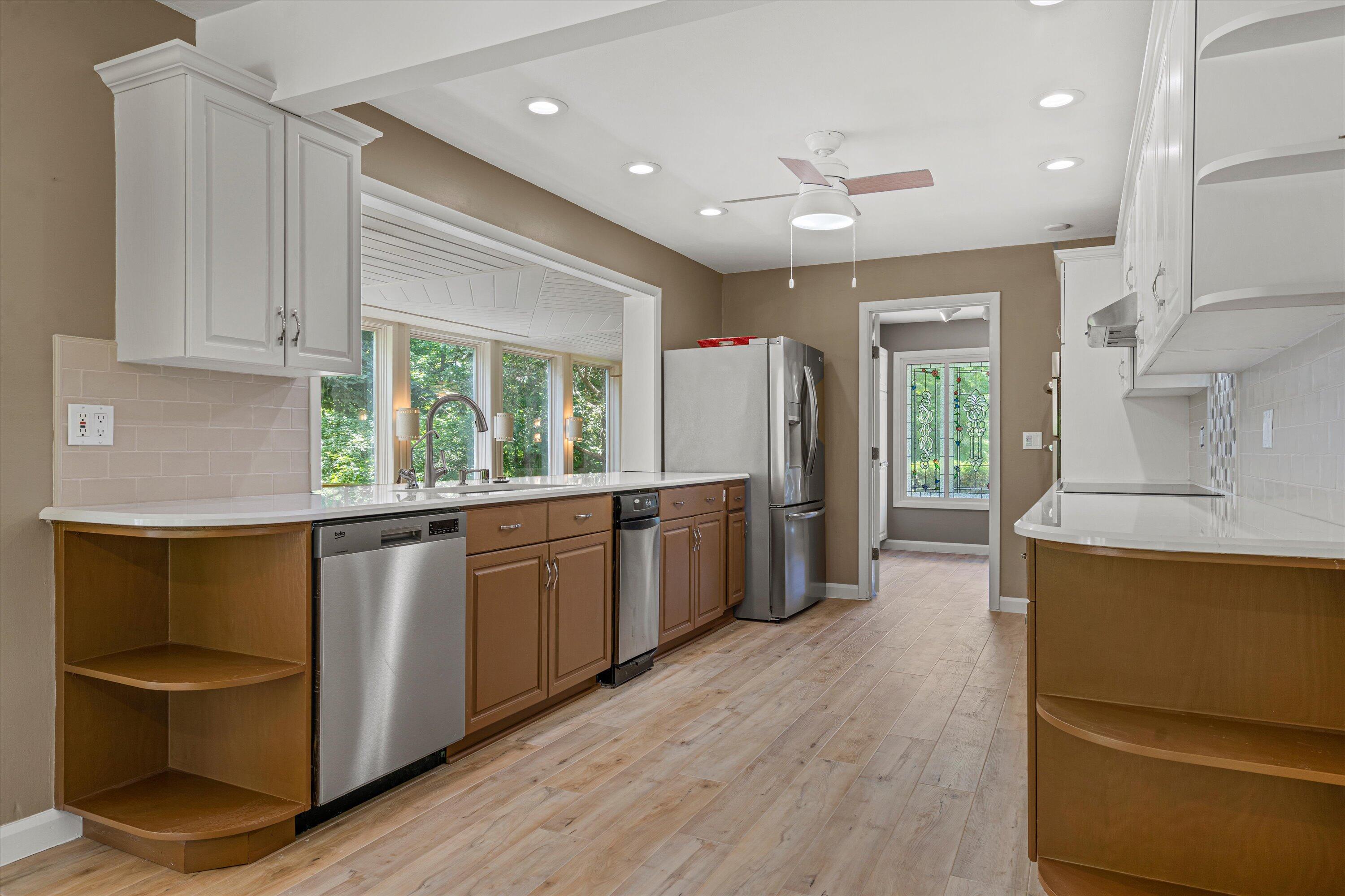 Wisconsin Lake Home for sale (MLS#: 1922577) at W222N8208  Plainview Pkwy, in Lisbon, Wisconsin. (34 of 73)