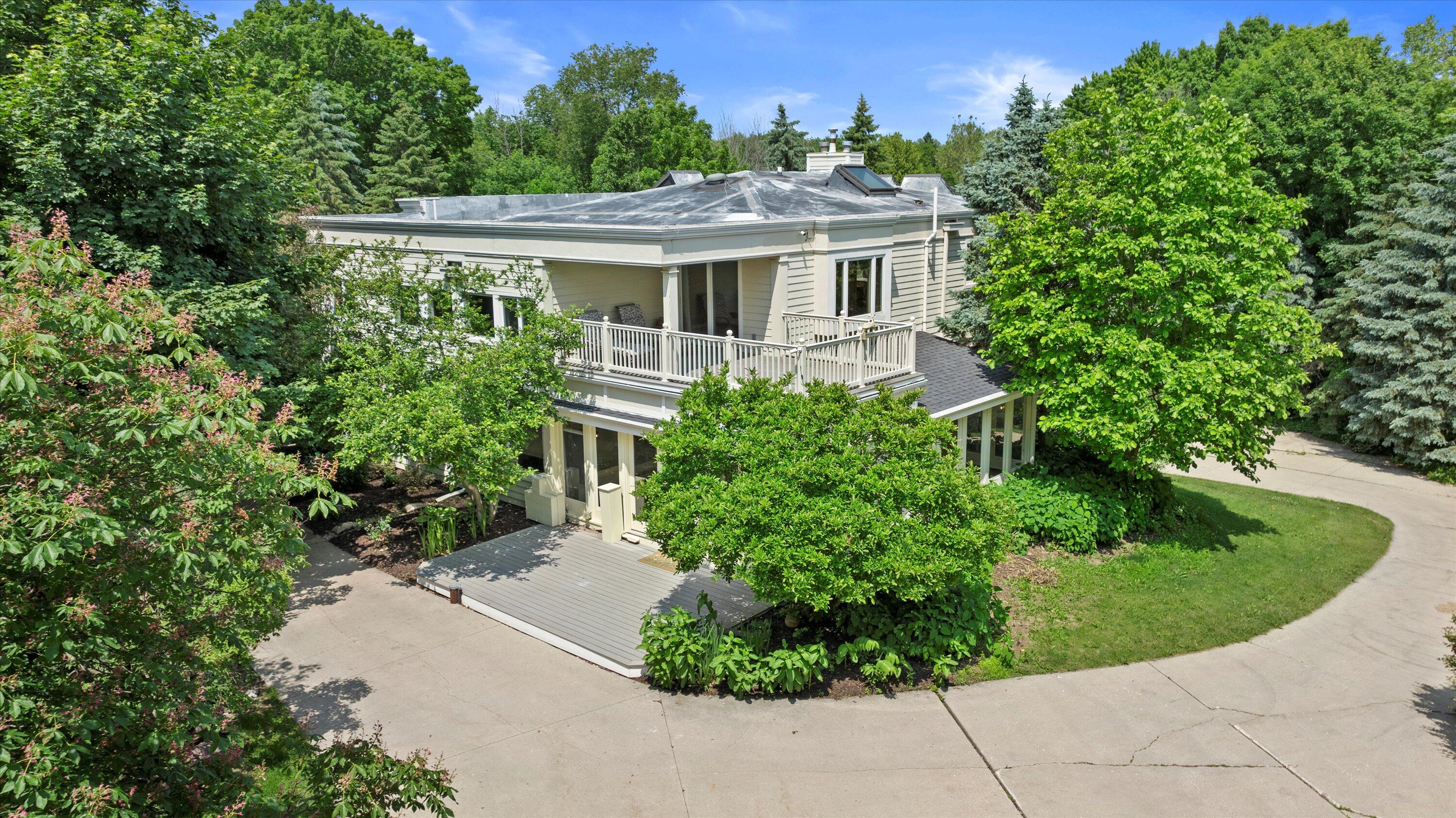 Wisconsin Lake Home for sale (MLS#: 1922577) at W222N8208  Plainview Pkwy, in Lisbon, Wisconsin. (7 of 73)