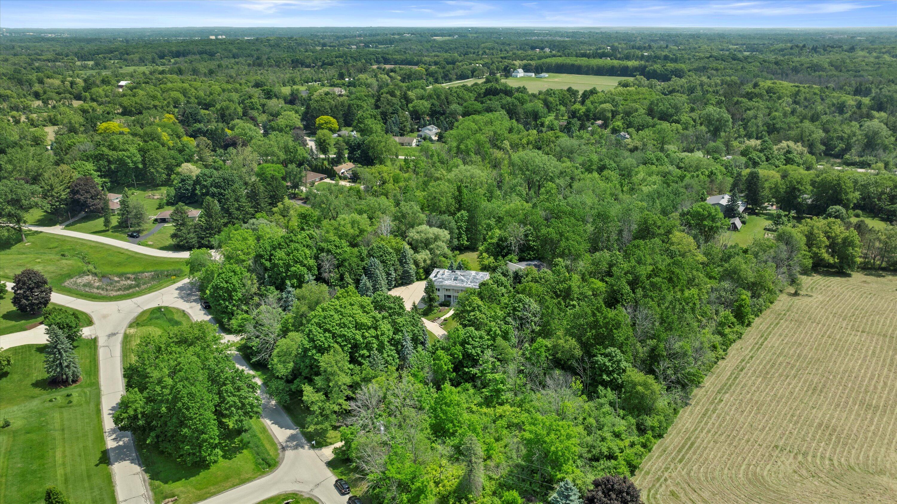 Wisconsin Lake Home for sale (MLS#: 1922577) at W222N8208  Plainview Pkwy, in Lisbon, Wisconsin. (9 of 73)