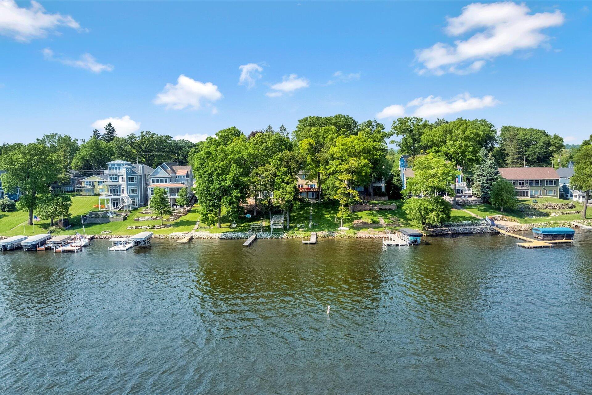 Wisconsin Lake Home for sale (MLS#: 1922876) at N37W26687  Kopmeier Dr, in Pewaukee, Wisconsin. (2 of 15)