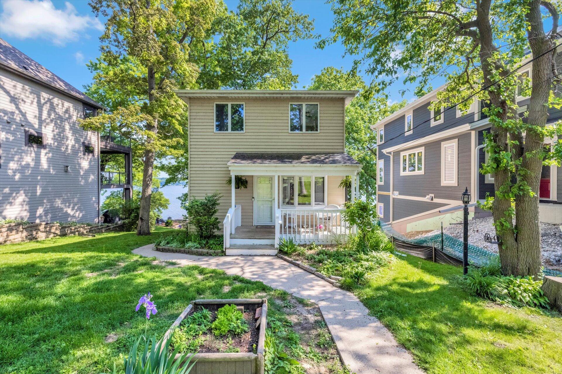 Wisconsin Lake Home for sale (MLS#: 1922876) at N37W26687  Kopmeier Dr, in Pewaukee, Wisconsin. (15 of 15)