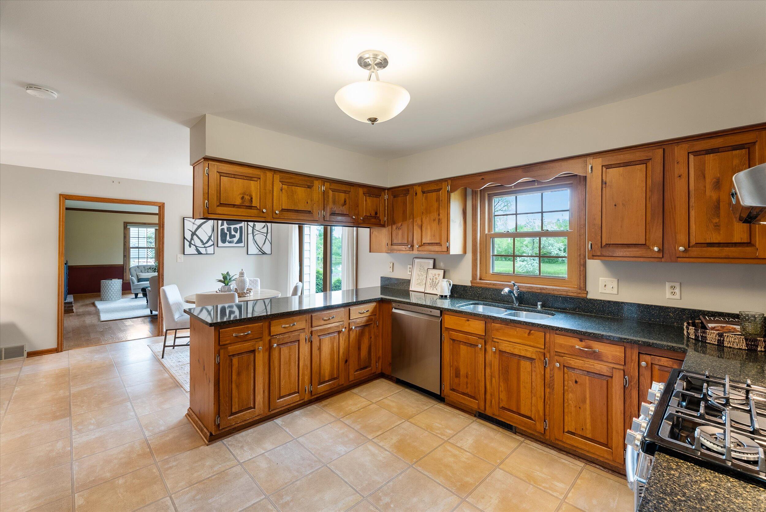 Wisconsin Lake Home for sale (MLS#: 1923046) at 10800 N Norway Dr, in Mequon, Wisconsin. (11 of 55)