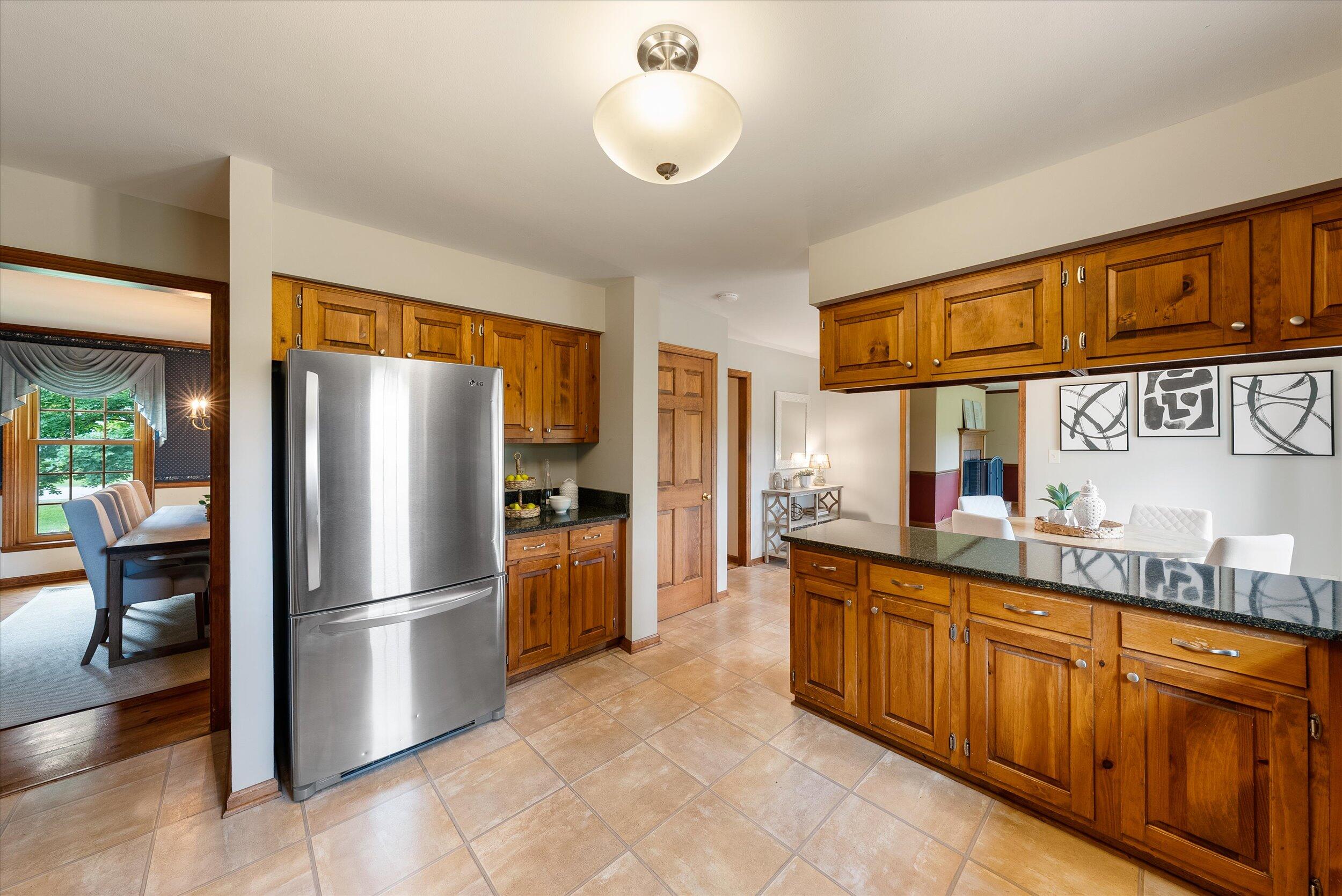 Wisconsin Lake Home for sale (MLS#: 1923046) at 10800 N Norway Dr, in Mequon, Wisconsin. (13 of 55)
