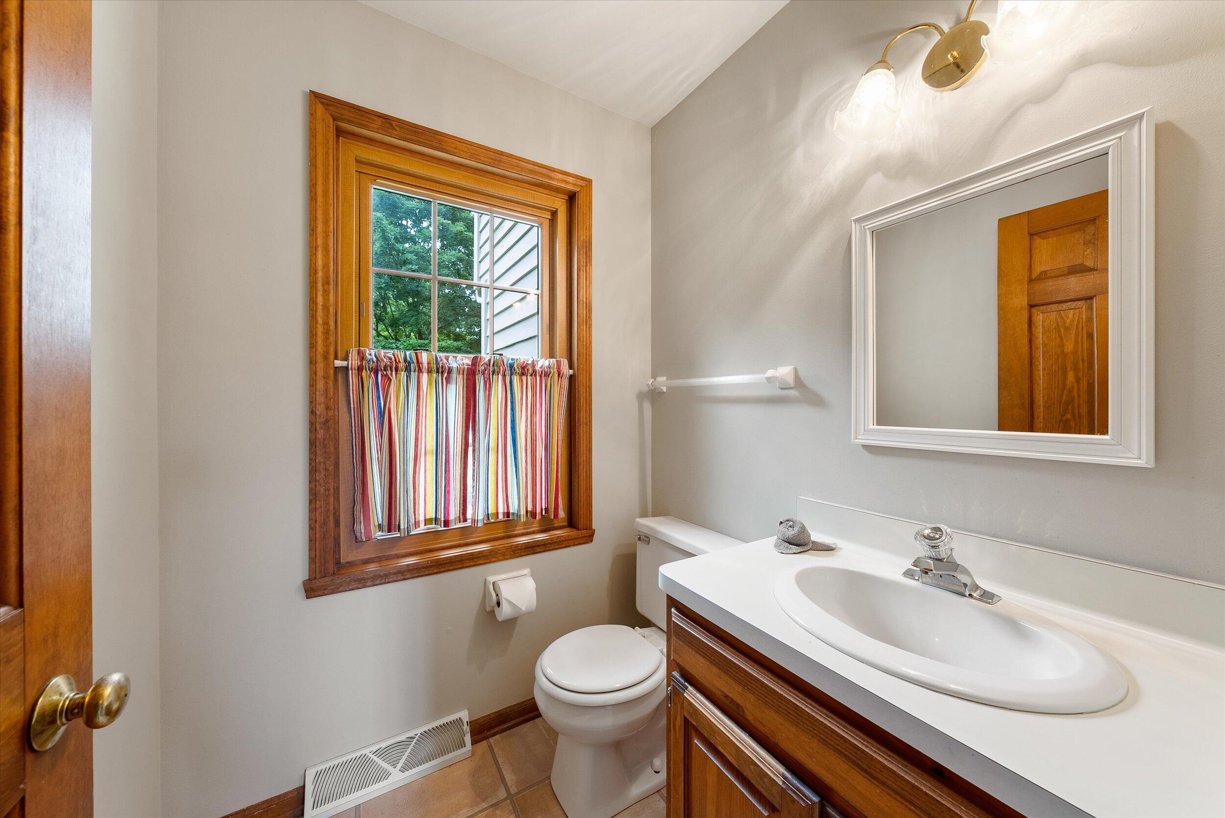 Wisconsin Lake Home for sale (MLS#: 1923046) at 10800 N Norway Dr, in Mequon, Wisconsin. (20 of 55)