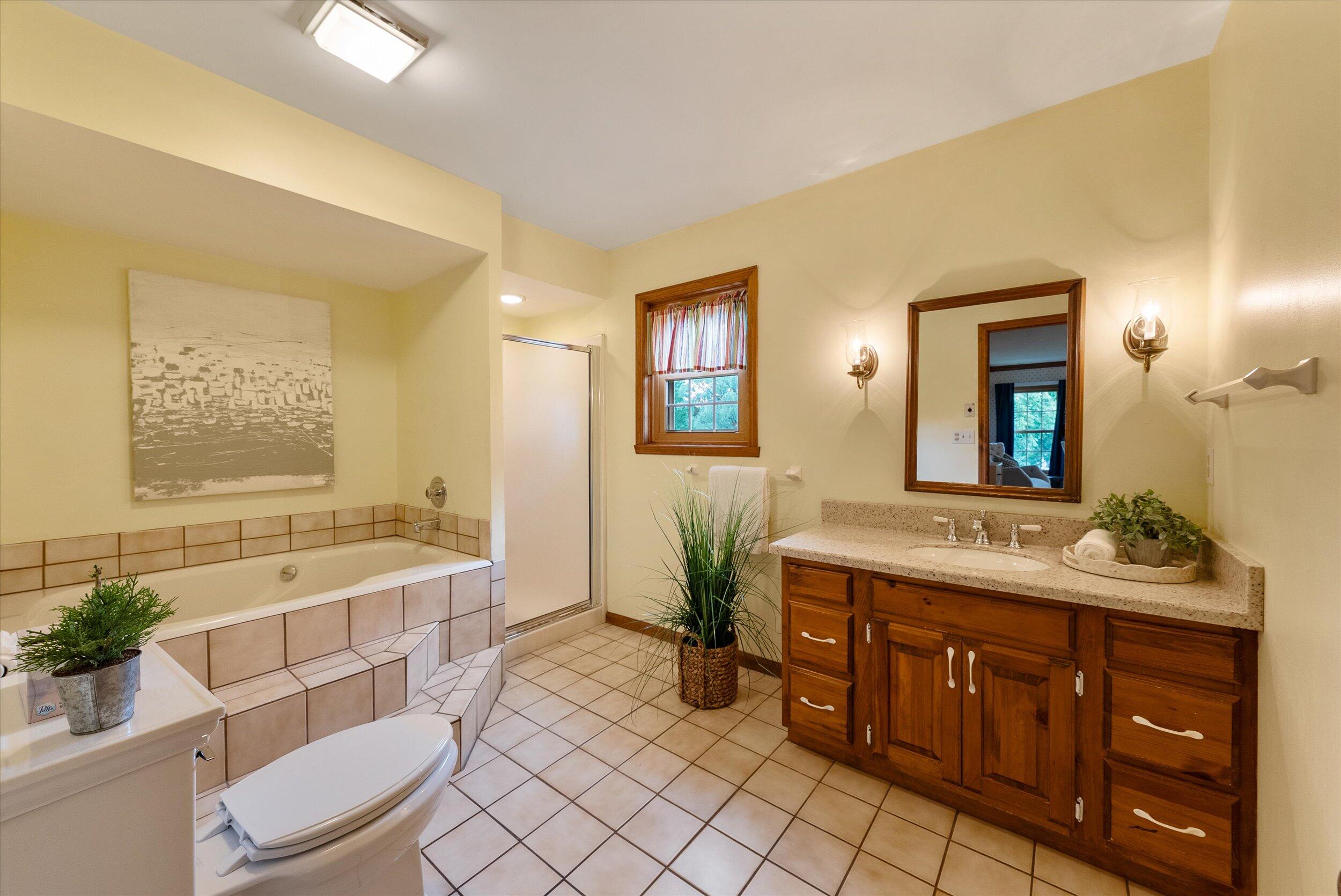 Wisconsin Lake Home for sale (MLS#: 1923046) at 10800 N Norway Dr, in Mequon, Wisconsin. (27 of 55)