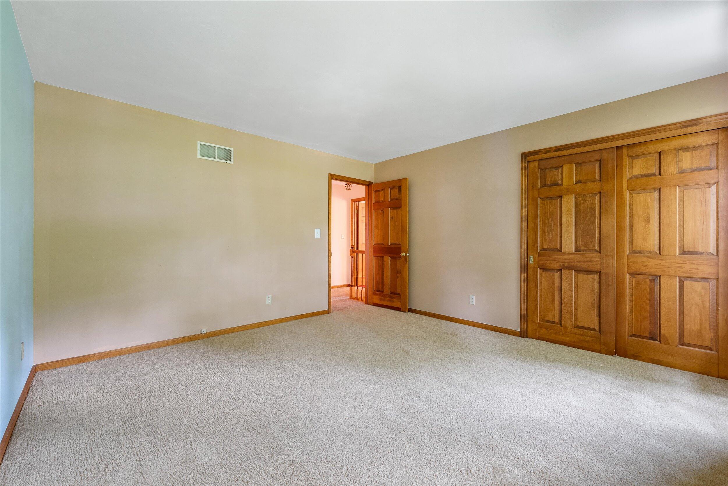 Wisconsin Lake Home for sale (MLS#: 1923046) at 10800 N Norway Dr, in Mequon, Wisconsin. (30 of 55)