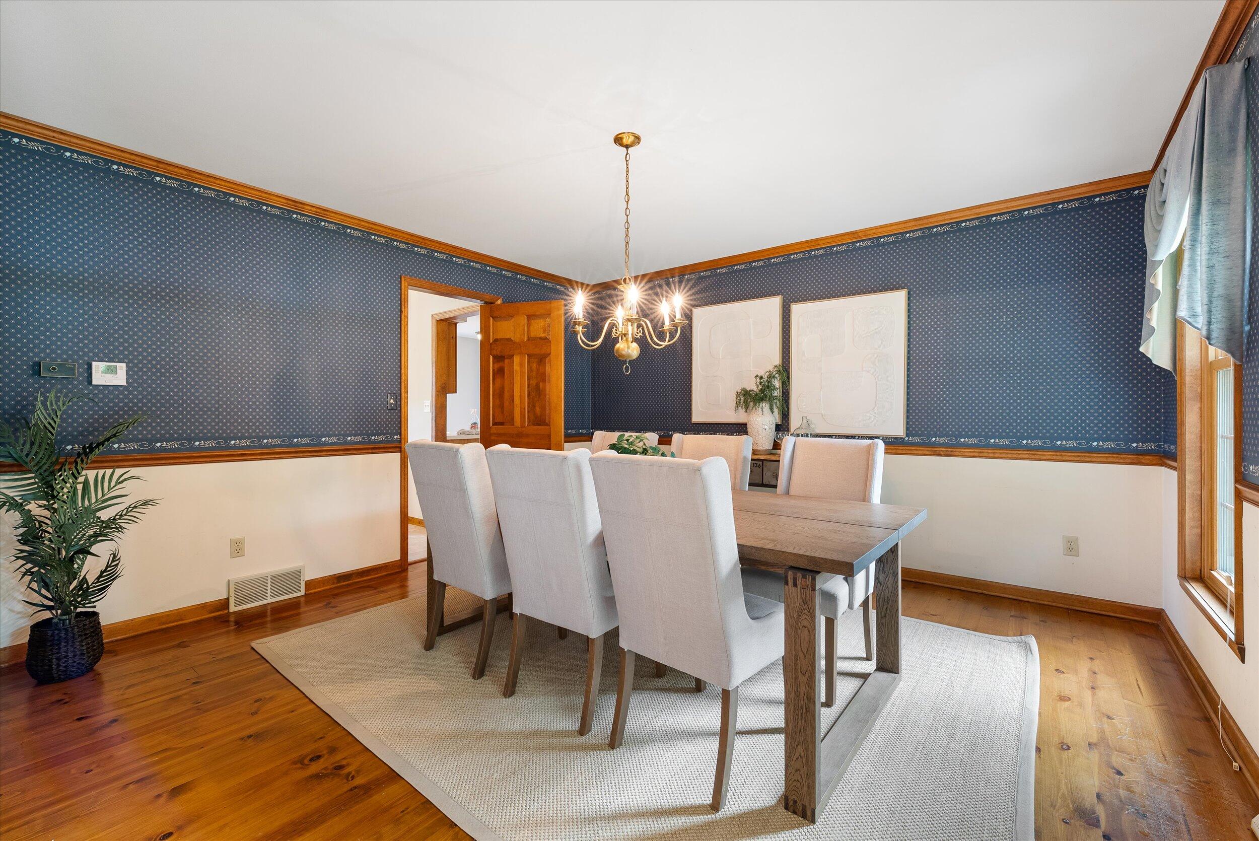 Wisconsin Lake Home for sale (MLS#: 1923046) at 10800 N Norway Dr, in Mequon, Wisconsin. (9 of 55)