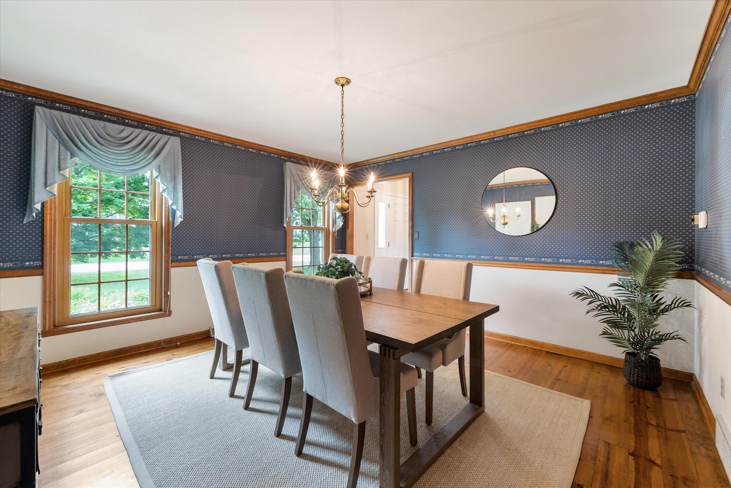 Wisconsin Lake Home for sale (MLS#: 1923046) at 10800 N Norway Dr, in Mequon, Wisconsin. (10 of 55)