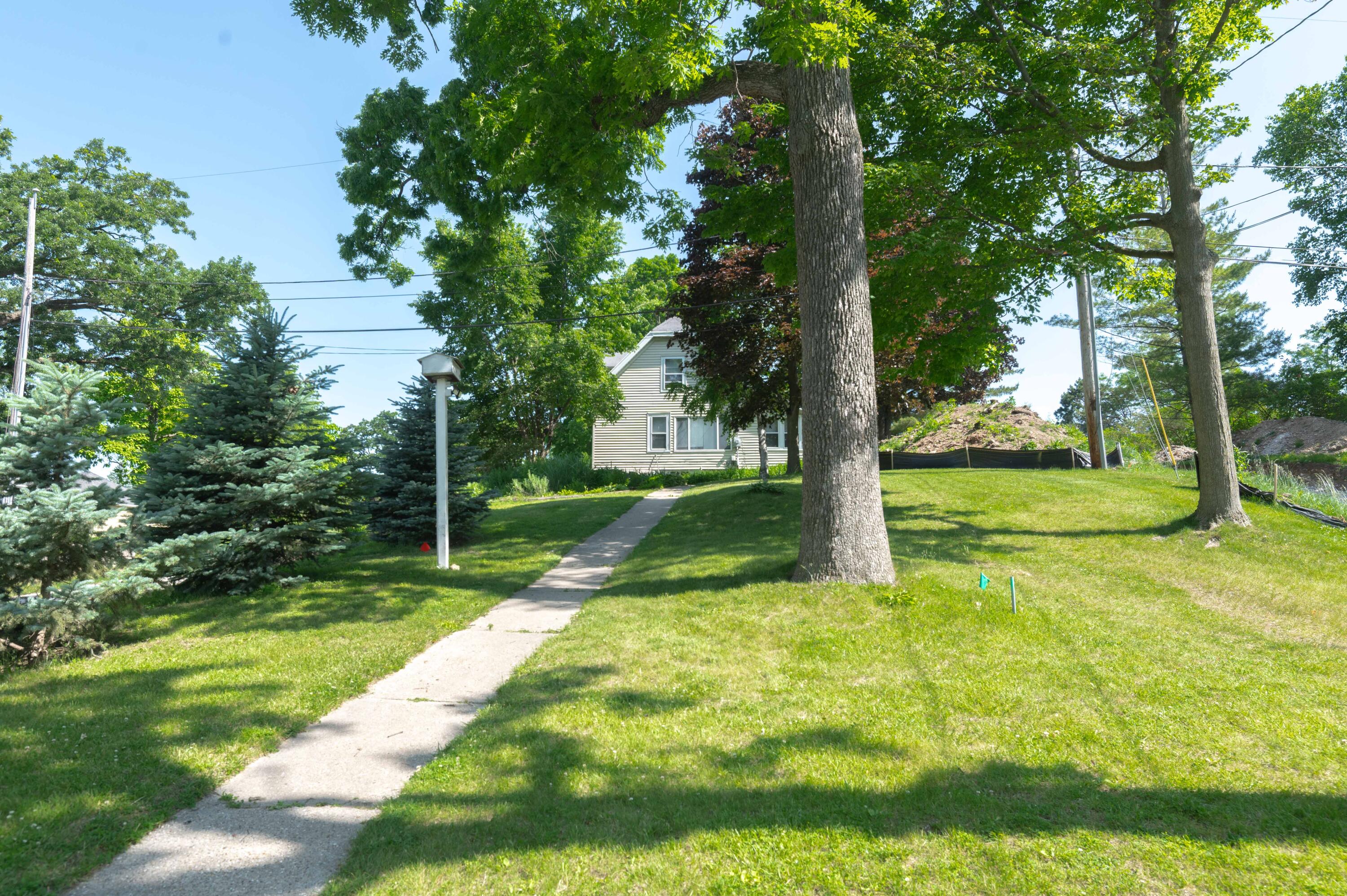 Wisconsin Lake Home for sale (MLS#: 1923064) at N37W26713  Kopmeier Dr, in Pewaukee, Wisconsin. (16 of 24)