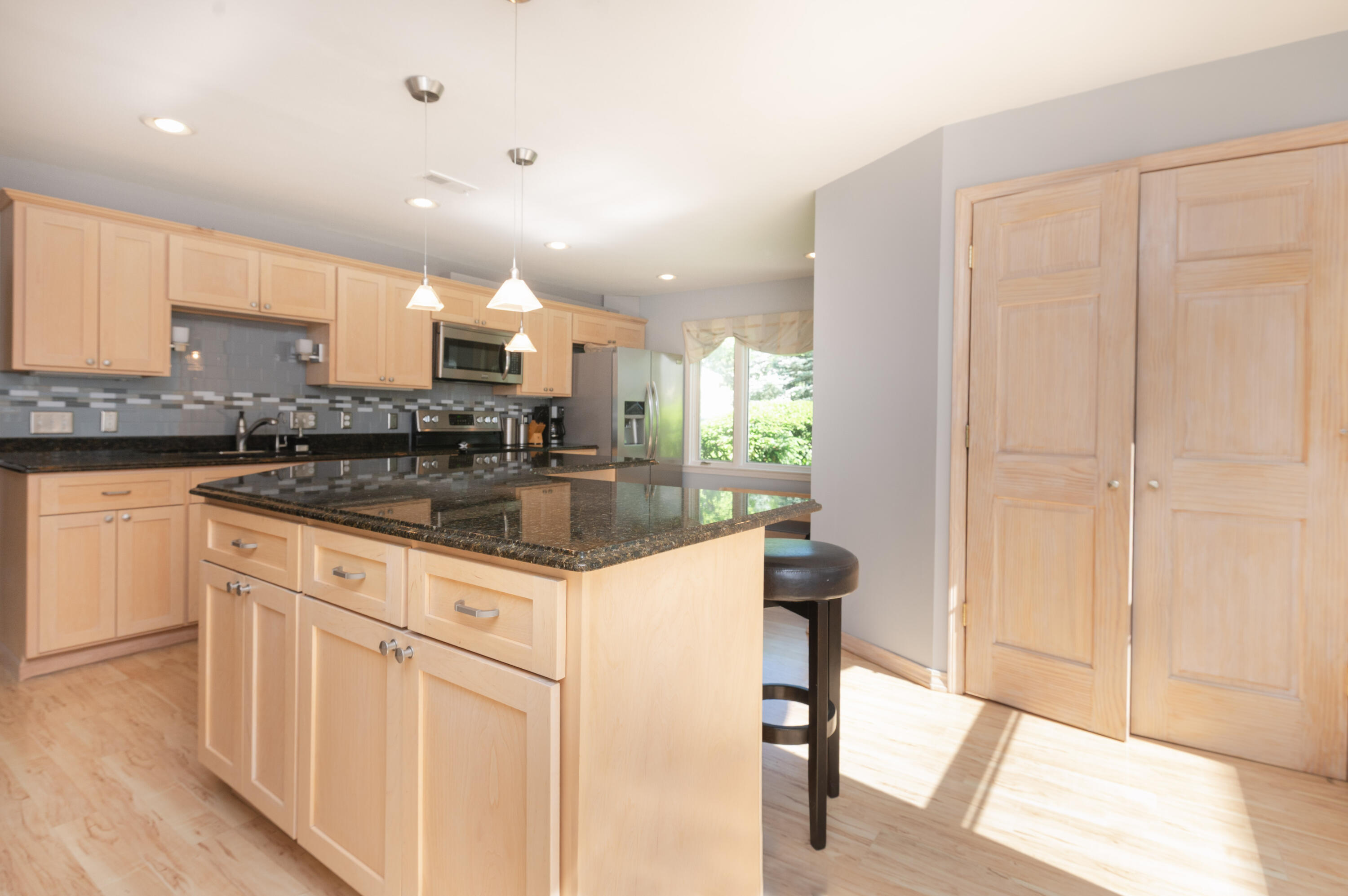 Wisconsin Lake Home for sale (MLS#: 1923064) at N37W26713  Kopmeier Dr, in Pewaukee, Wisconsin. (20 of 24)