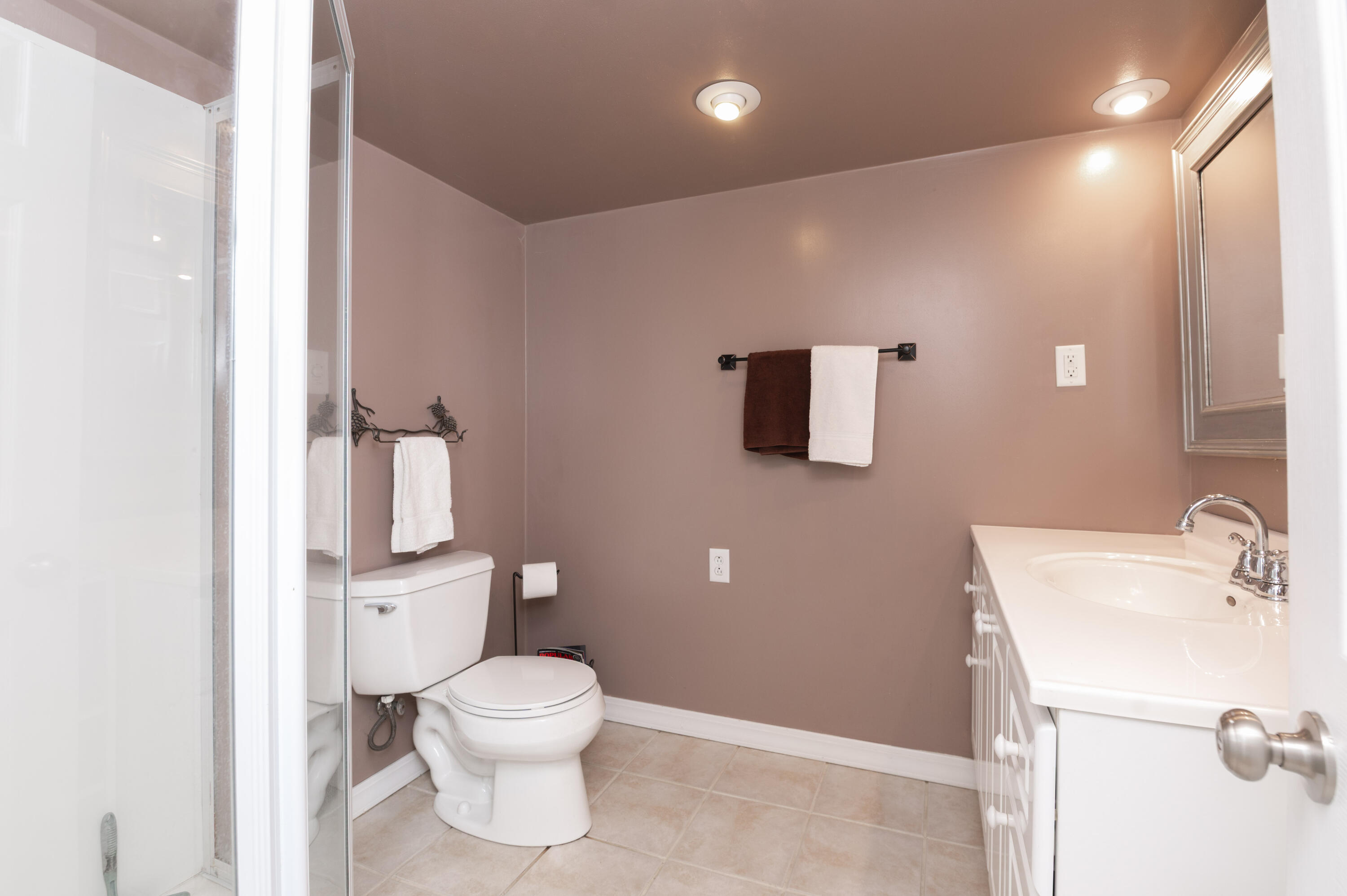 Wisconsin Lake Home for sale (MLS#: 1923064) at N37W26713  Kopmeier Dr, in Pewaukee, Wisconsin. (21 of 24)