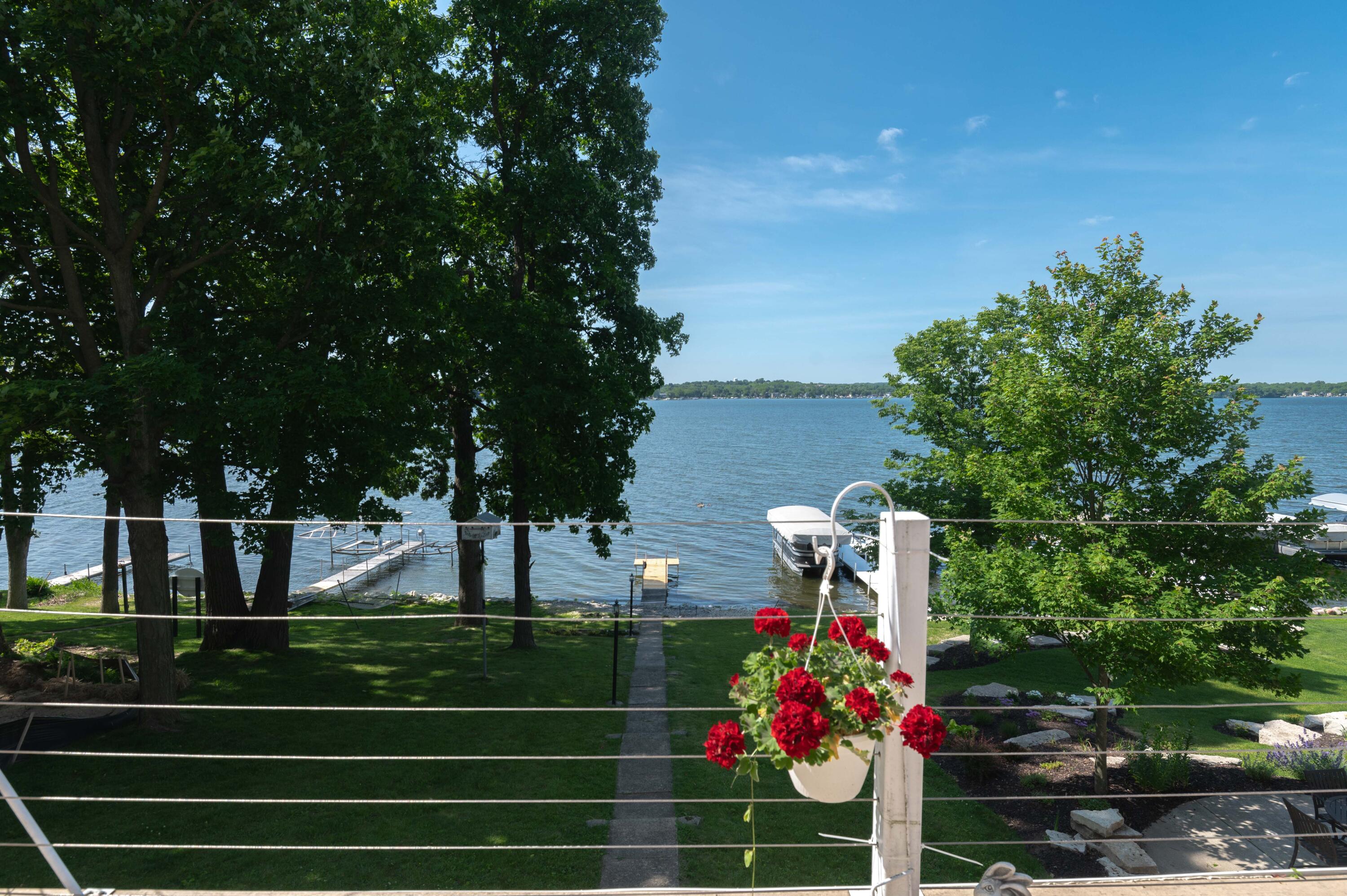 Wisconsin Lake Home for sale (MLS#: 1923064) at N37W26713  Kopmeier Dr, in Pewaukee, Wisconsin. (6 of 24)