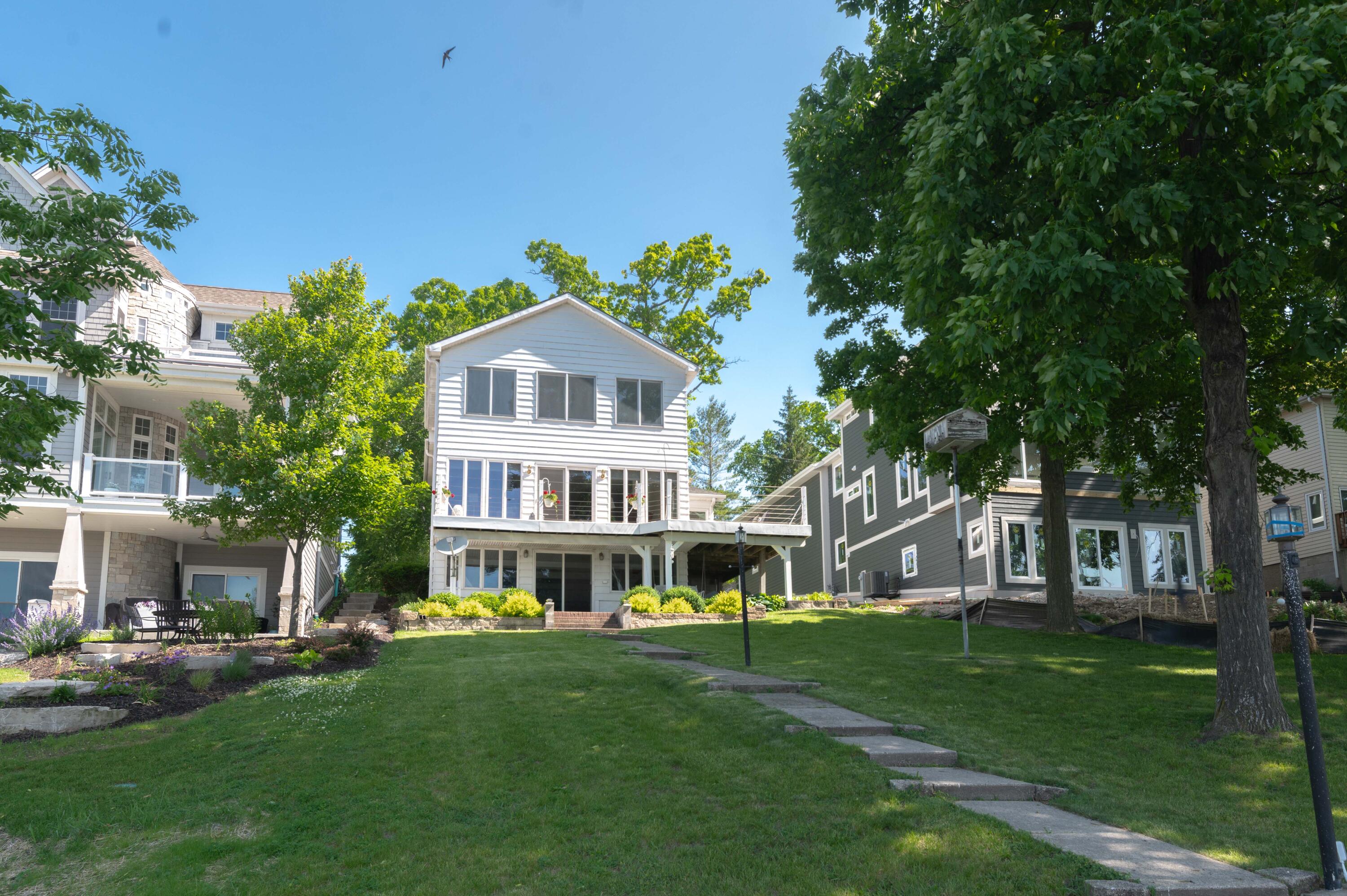 Wisconsin Lake Home for sale (MLS#: 1923064) at N37W26713  Kopmeier Dr, in Pewaukee, Wisconsin. (8 of 24)