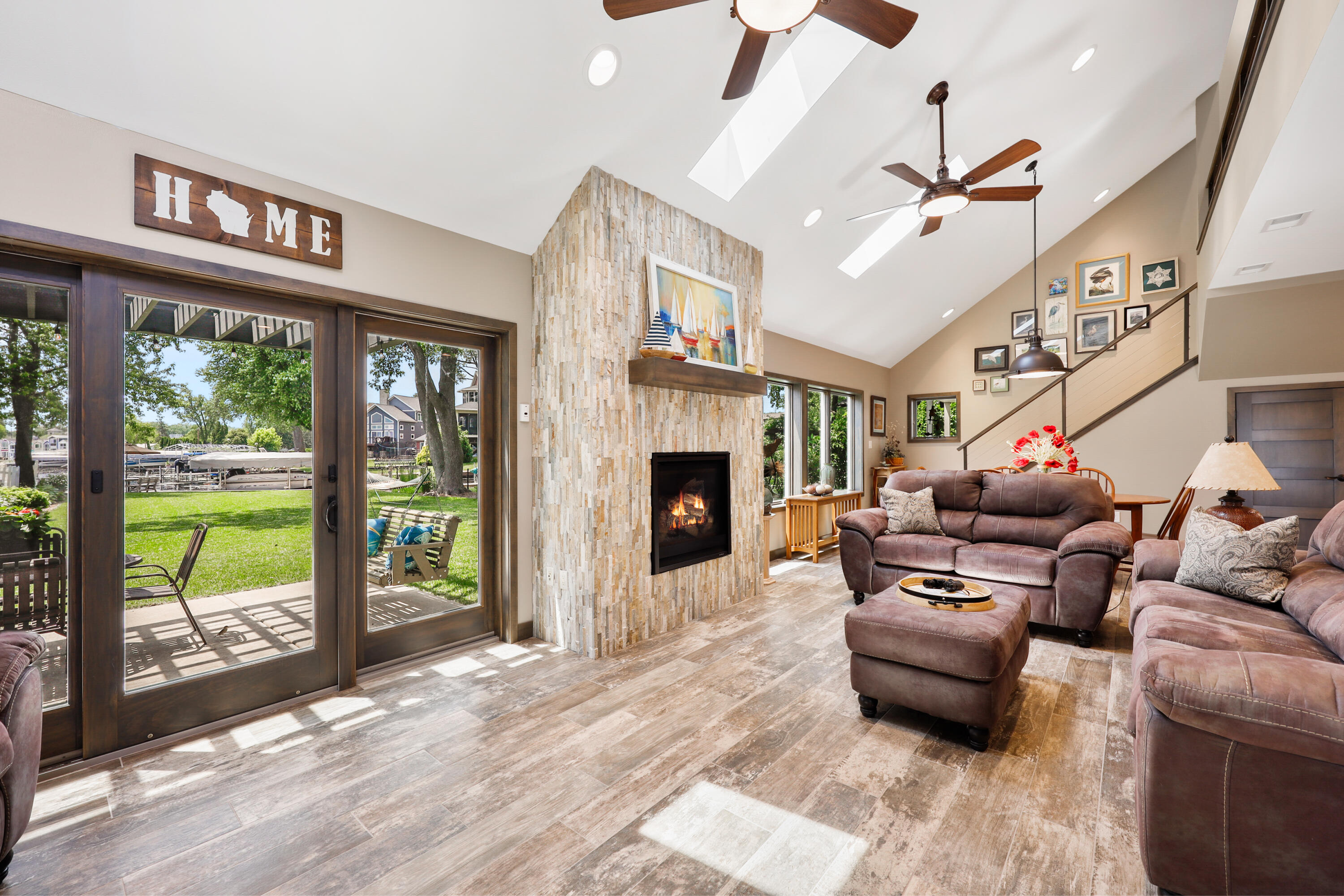 Wisconsin Lake Home for sale (MLS#: 1923066) at 2830  Tomahawk Ct, in Middleton, Wisconsin. (4 of 50)