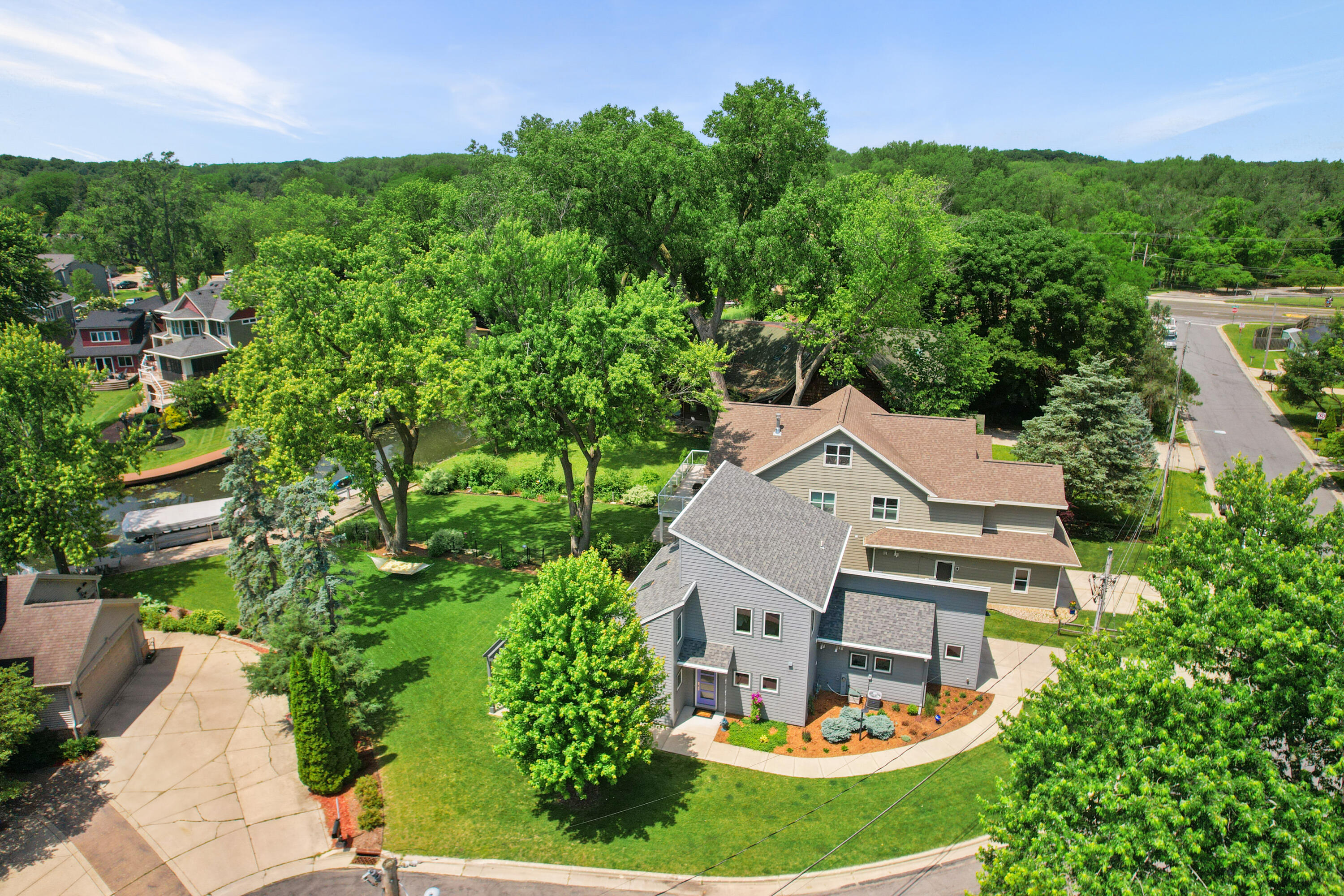 Wisconsin Lake Home for sale (MLS#: 1923066) at 2830  Tomahawk Ct, in Middleton, Wisconsin. (39 of 50)