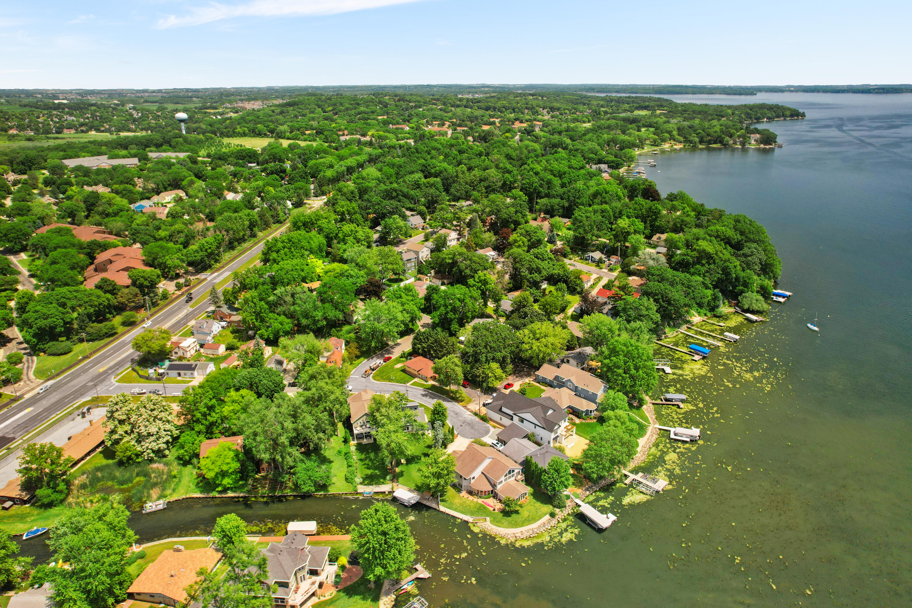 Wisconsin Lake Home for sale (MLS#: 1923066) at 2830  Tomahawk Ct, in Middleton, Wisconsin. (40 of 50)