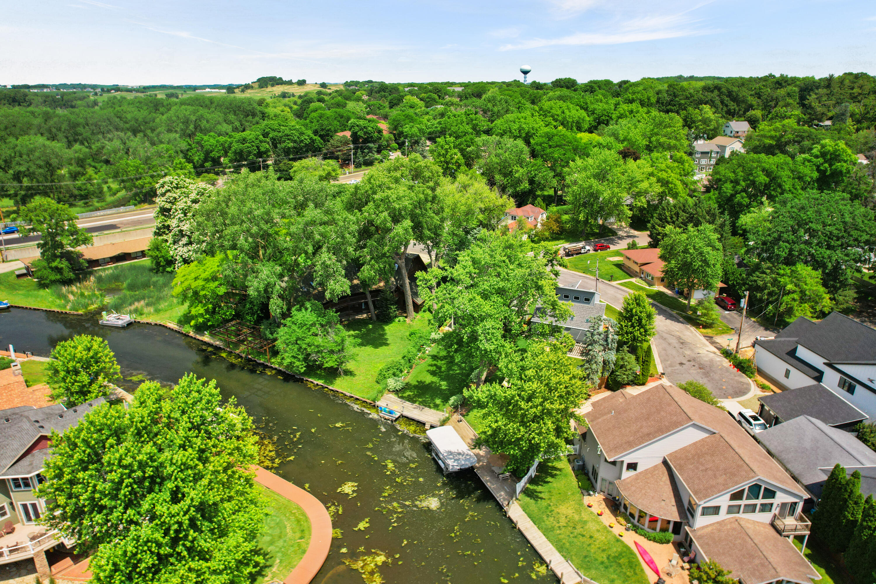 Wisconsin Lake Home for sale (MLS#: 1923066) at 2830  Tomahawk Ct, in Middleton, Wisconsin. (47 of 50)