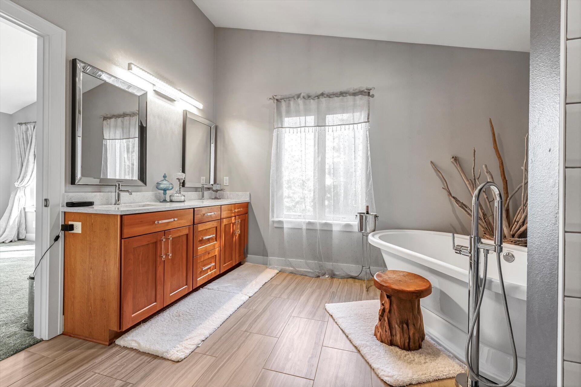 Wisconsin Lake Home for sale (MLS#: 1923174) at 1012 N Breens Bay Rd, in Summit, Wisconsin. (13 of 31)