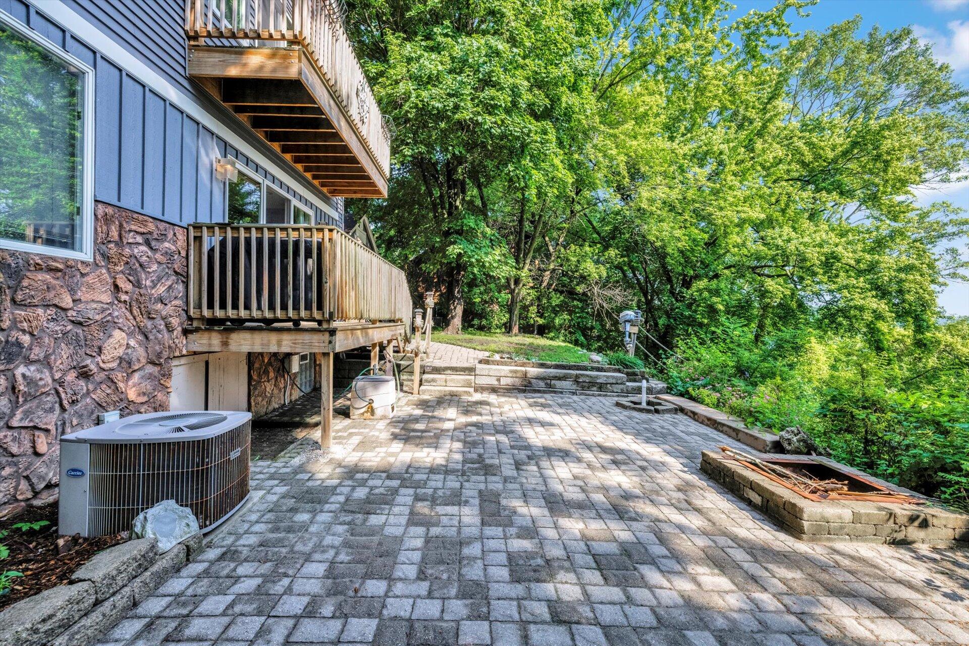 Wisconsin Lake Home for sale (MLS#: 1923174) at 1012 N Breens Bay Rd, in Summit, Wisconsin. (3 of 31)