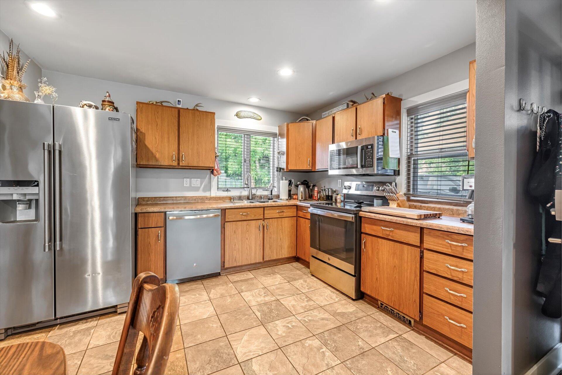 Wisconsin Lake Home for sale (MLS#: 1923174) at 1012 N Breens Bay Rd, in Summit, Wisconsin. (6 of 31)