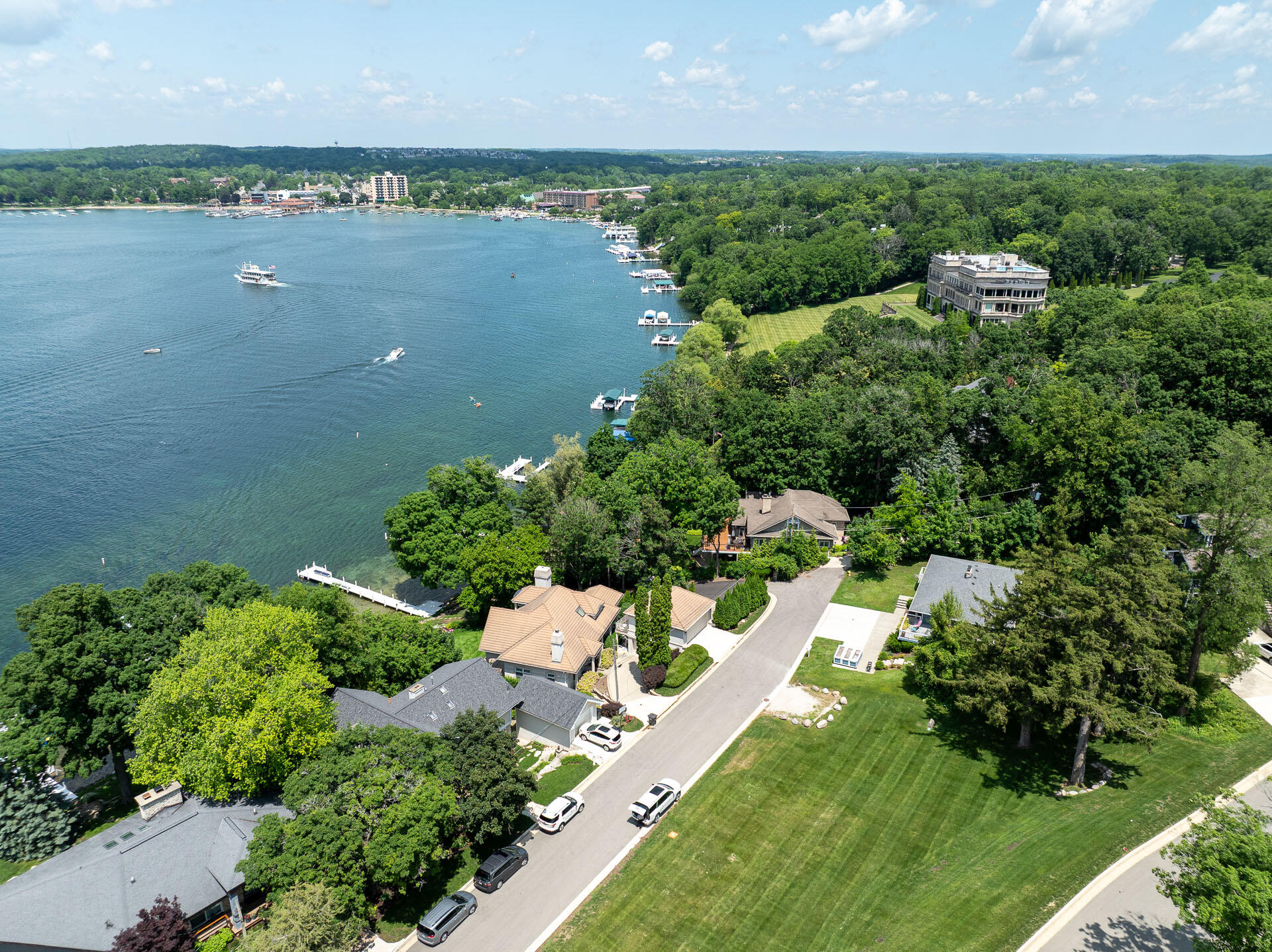 Wisconsin Lake Home for sale (MLS#: 1923261) at 915  Mariane Ter, in Lake Geneva, Wisconsin. (2 of 43)