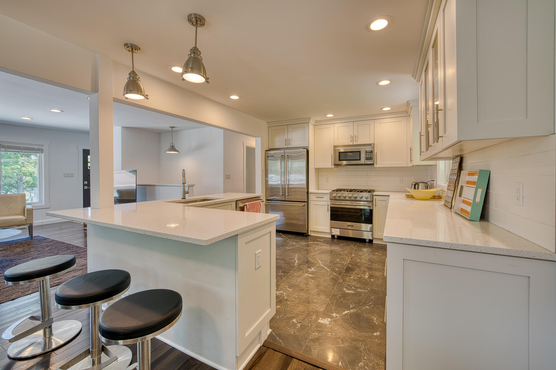 Wisconsin Lake Home for sale (MLS#: 1923261) at 915  Mariane Ter, in Lake Geneva, Wisconsin. (13 of 43)