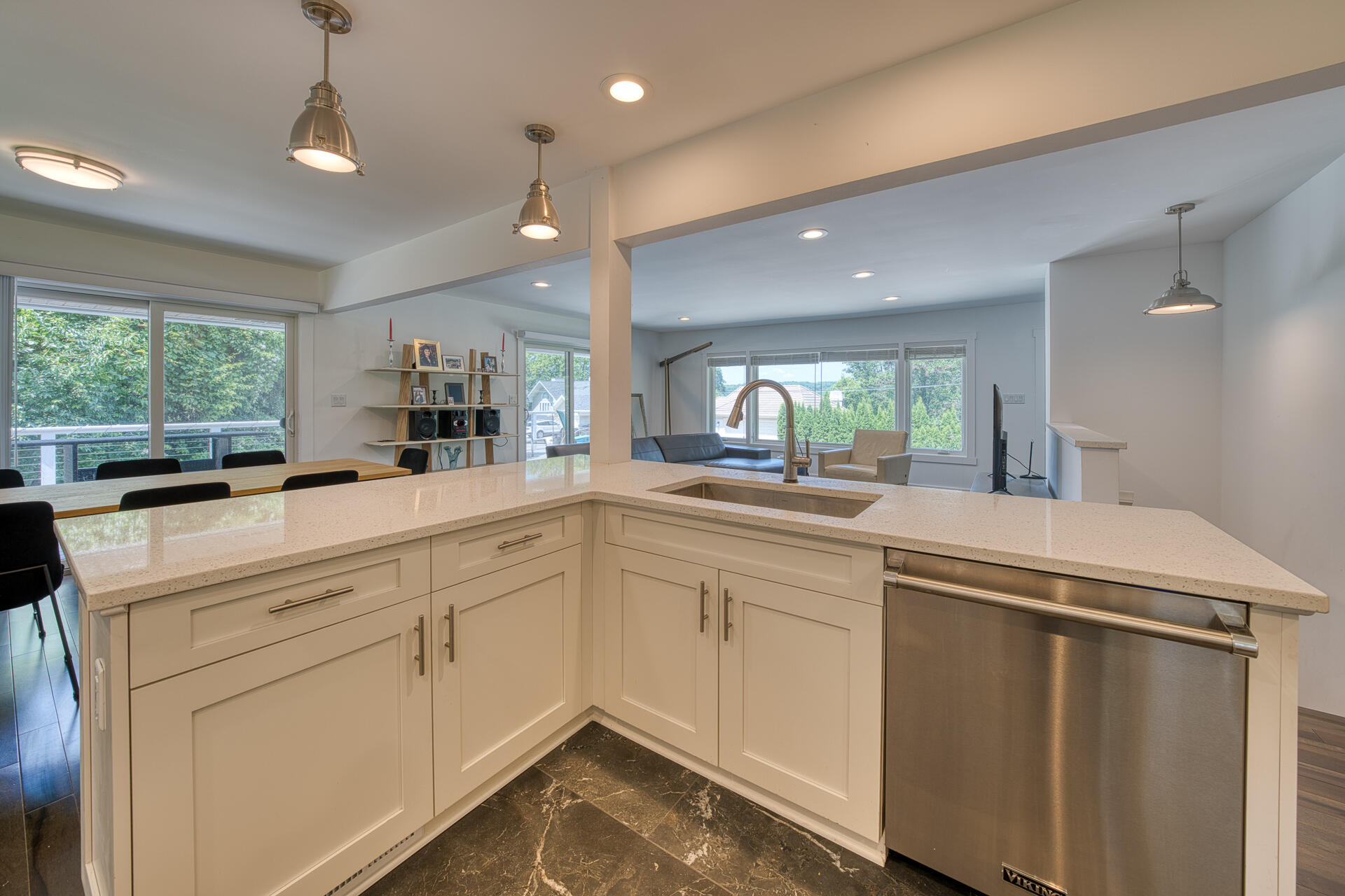 Wisconsin Lake Home for sale (MLS#: 1923261) at 915  Mariane Ter, in Lake Geneva, Wisconsin. (14 of 43)
