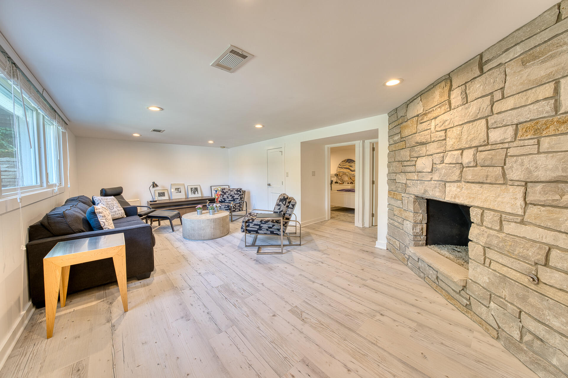 Wisconsin Lake Home for sale (MLS#: 1923261) at 915  Mariane Ter, in Lake Geneva, Wisconsin. (26 of 43)