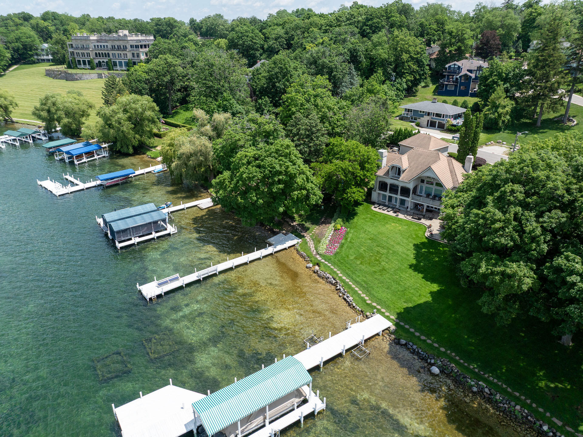 Wisconsin Lake Home for sale (MLS#: 1923261) at 915  Mariane Ter, in Lake Geneva, Wisconsin. (4 of 43)