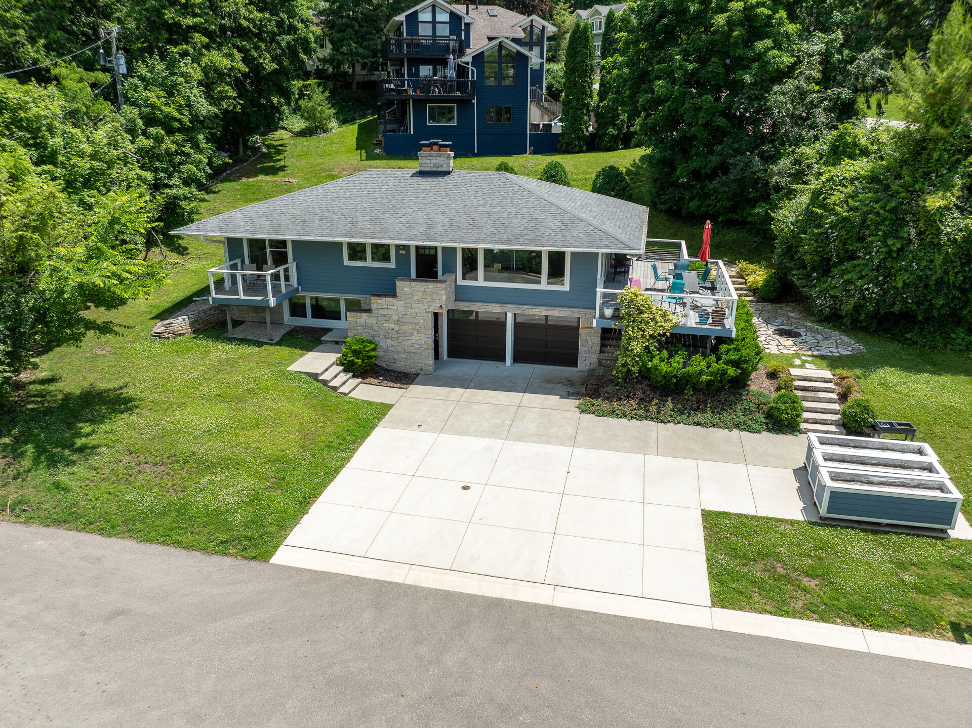 Wisconsin Lake Home for sale (MLS#: 1923261) at 915  Mariane Ter, in Lake Geneva, Wisconsin. (32 of 43)