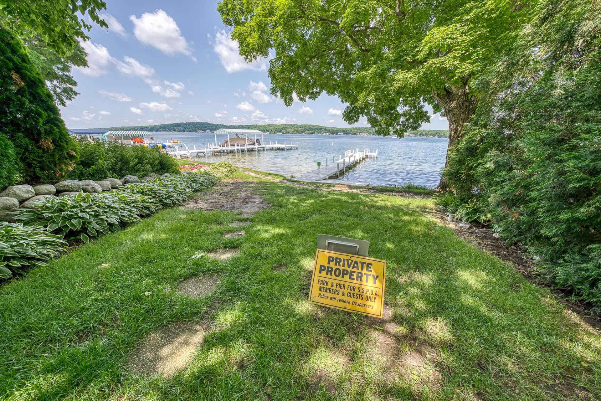 Wisconsin Lake Home for sale (MLS#: 1923261) at 915  Mariane Ter, in Lake Geneva, Wisconsin. (36 of 43)