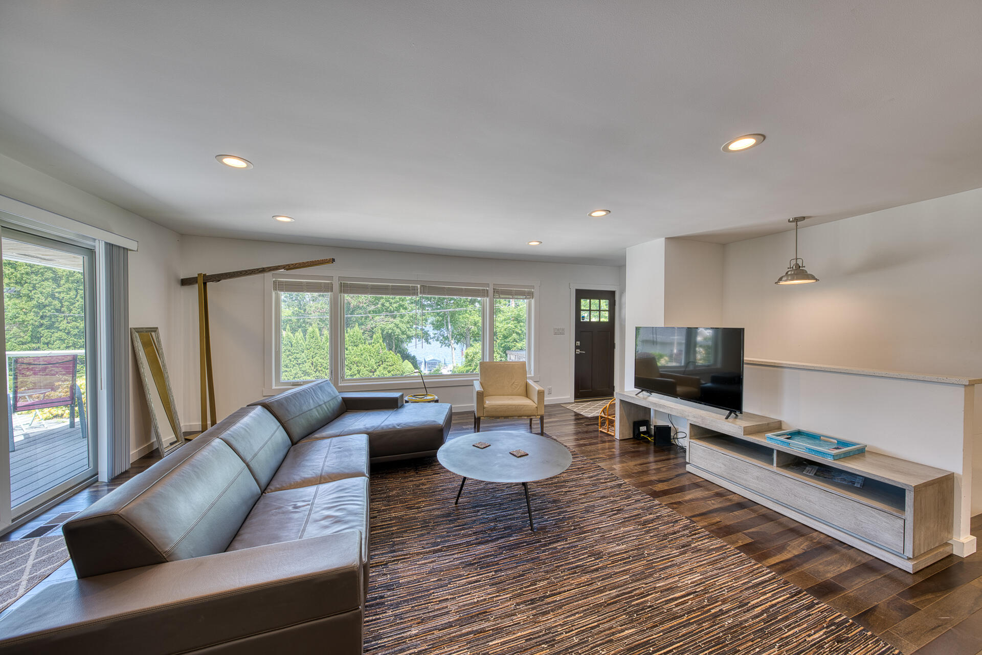Wisconsin Lake Home for sale (MLS#: 1923261) at 915  Mariane Ter, in Lake Geneva, Wisconsin. (5 of 43)