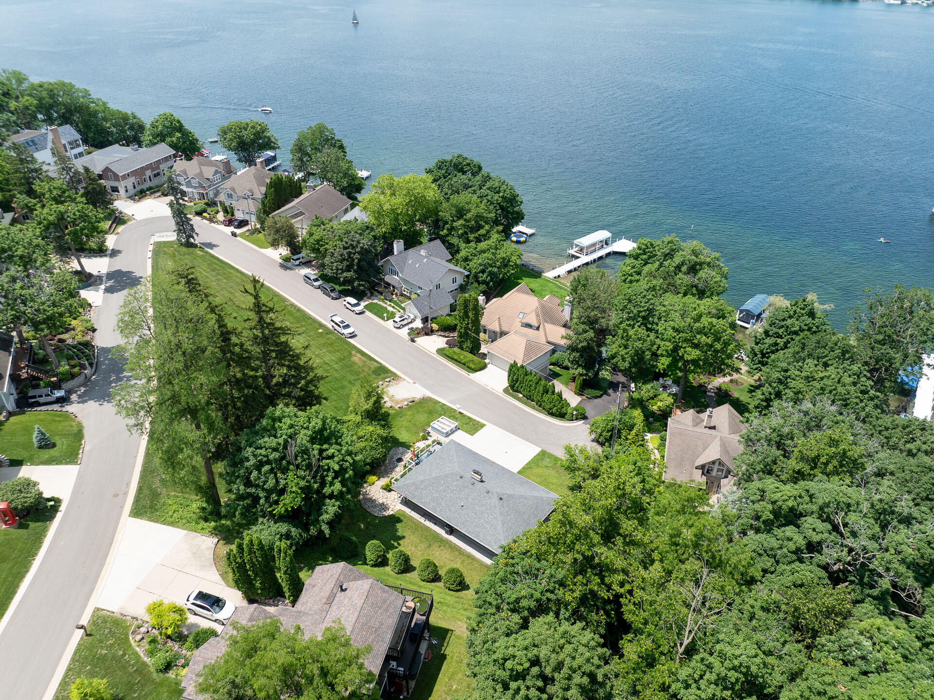 Wisconsin Lake Home for sale (MLS#: 1923261) at 915  Mariane Ter, in Lake Geneva, Wisconsin. (41 of 43)