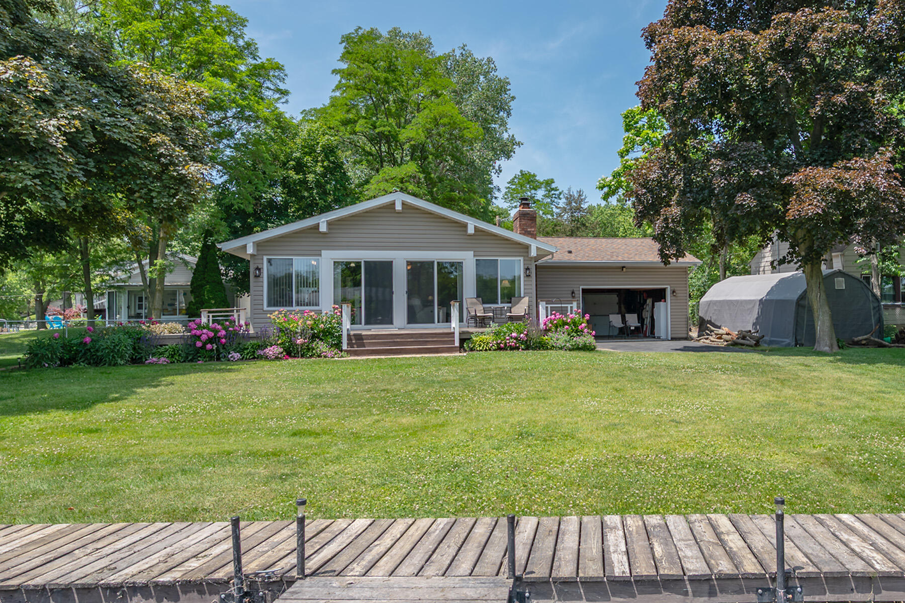 Wisconsin Lake Home for sale (MLS#: 1923292) at 299  Shore Dr, in Palmyra, Wisconsin. (4 of 31)