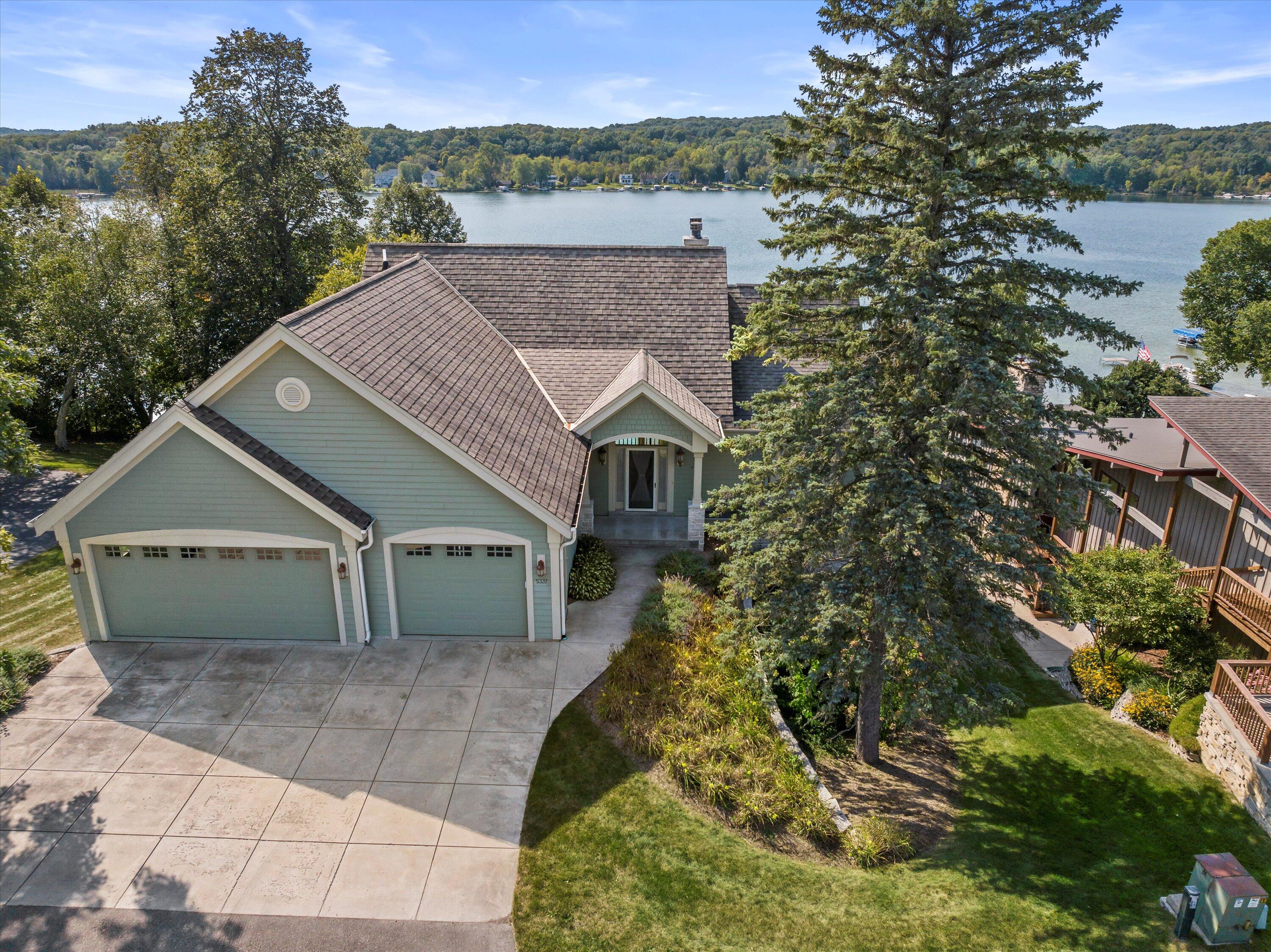 Wisconsin Lake Home for sale (MLS#: 1923323) at 5337  Quaas Dr, in West Bend, Wisconsin. (41 of 85)