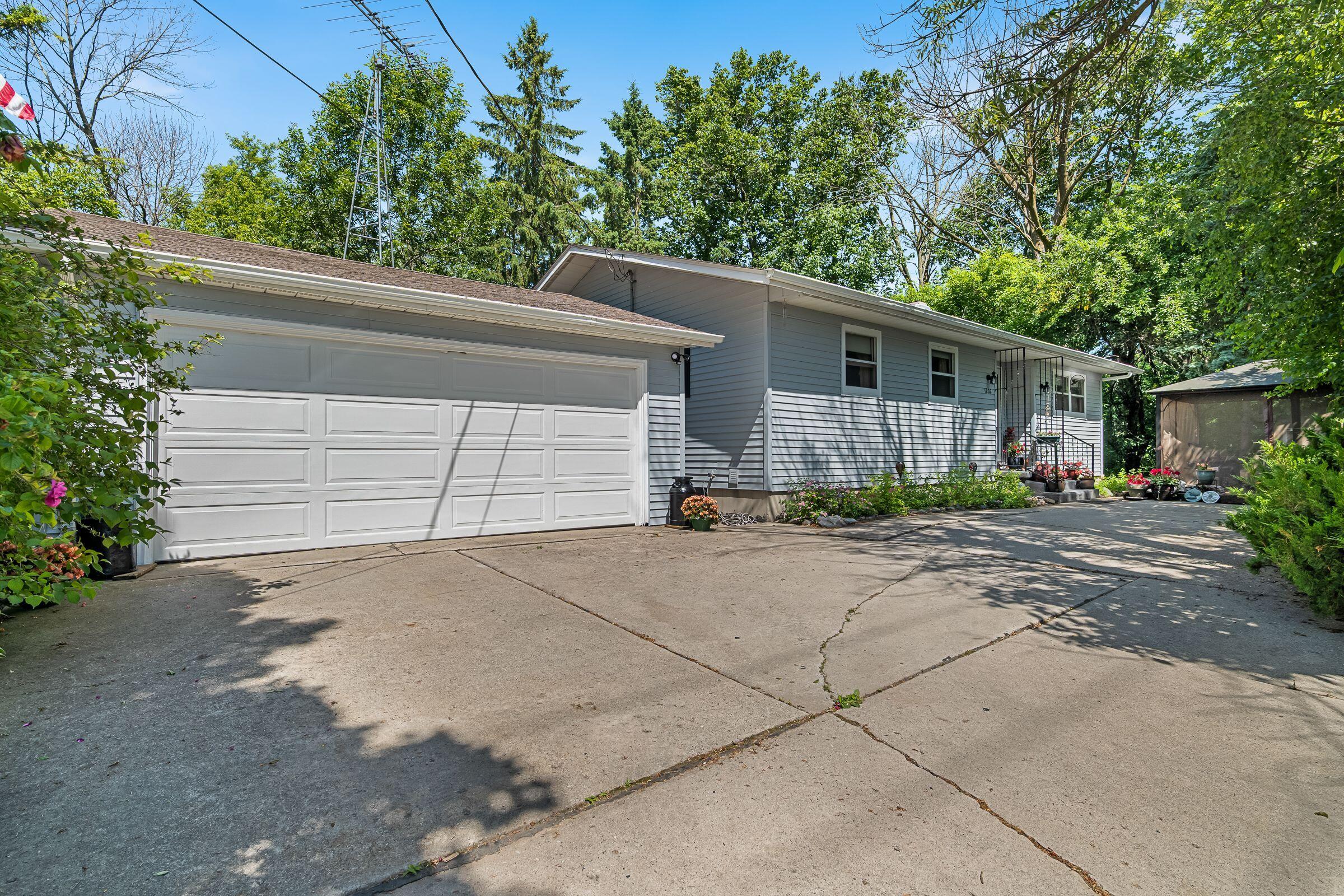 Wisconsin Lake Home for sale (MLS#: 1923330) at 1202 N Rapids Rd, in Manitowoc, Wisconsin. (2 of 35)