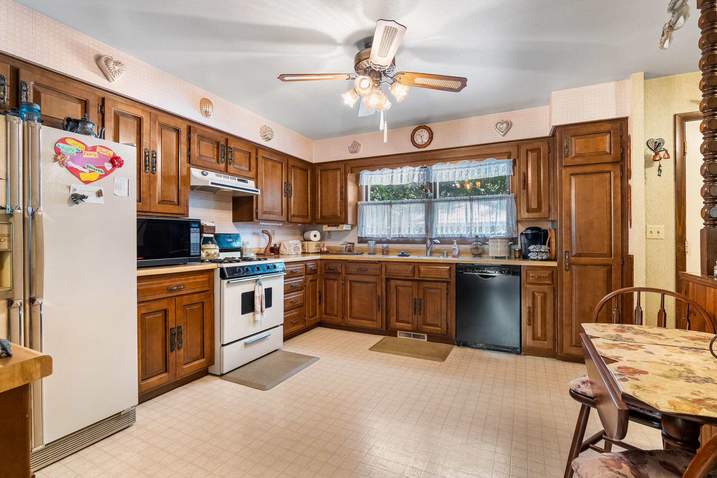 Wisconsin Lake Home for sale (MLS#: 1923330) at 1202 N Rapids Rd, in Manitowoc, Wisconsin. (5 of 35)