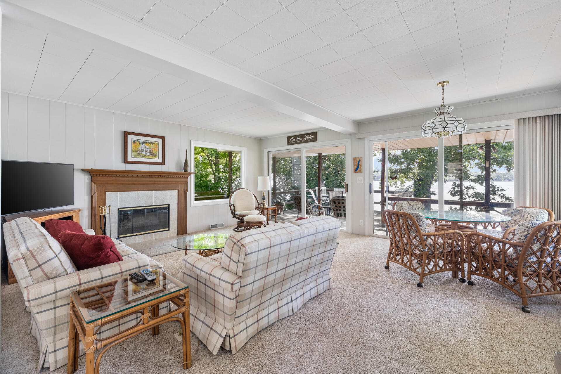 Wisconsin Lake Home for sale (MLS#: 1923334) at 5324  Boettcher Dr 5322, in West Bend, Wisconsin. (12 of 38)