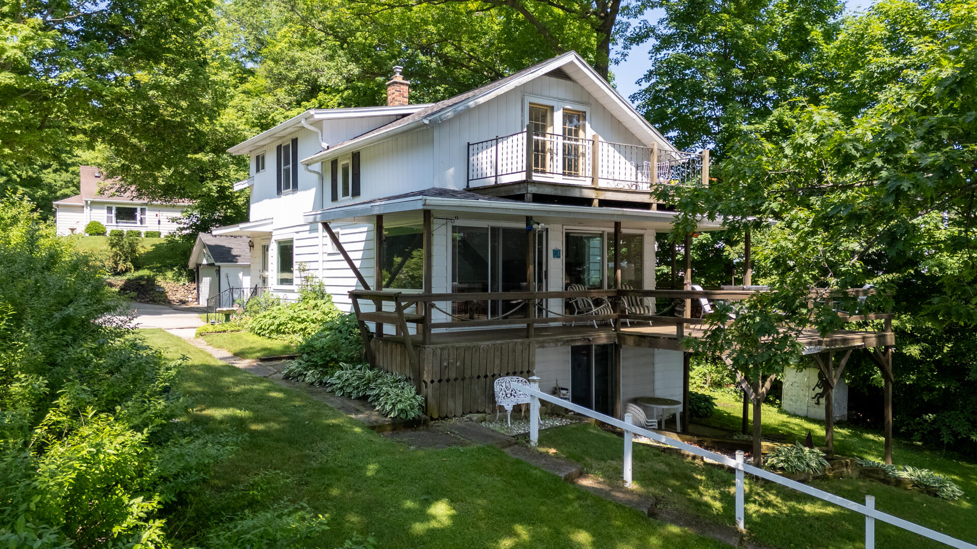 Wisconsin Lake Home for sale (MLS#: 1923334) at 5324  Boettcher Dr 5322, in West Bend, Wisconsin. (3 of 38)